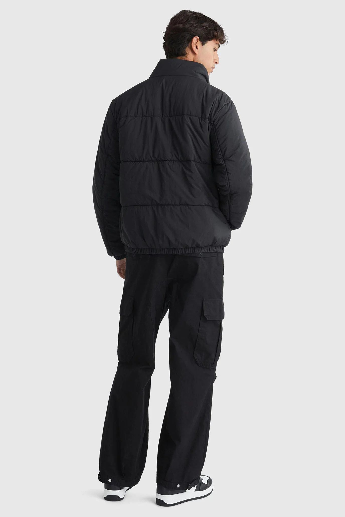 Мужская черная куртка TJM ESSENTIAL QUILTED JACKET EXT Tommy Jeans Мужская черная куртка TJM ESSENTIAL QUILTED JACKET EXT Tommy Jeans