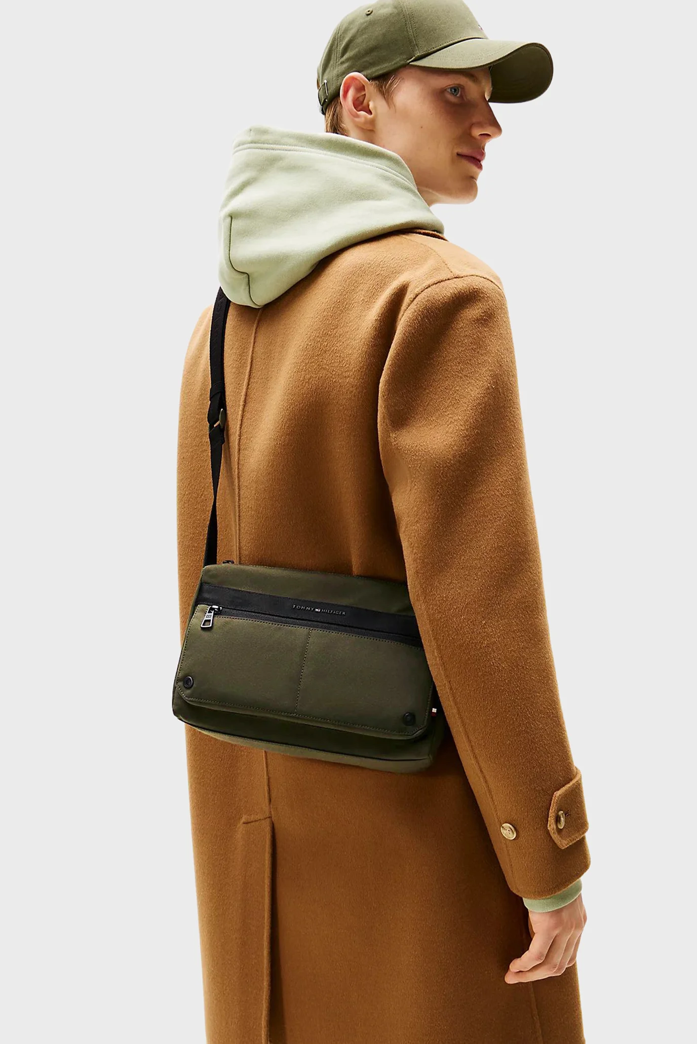 Мужская зеленая сумка COMMUTER Tommy Hilfiger AM0AM13614 — MD-Fashion