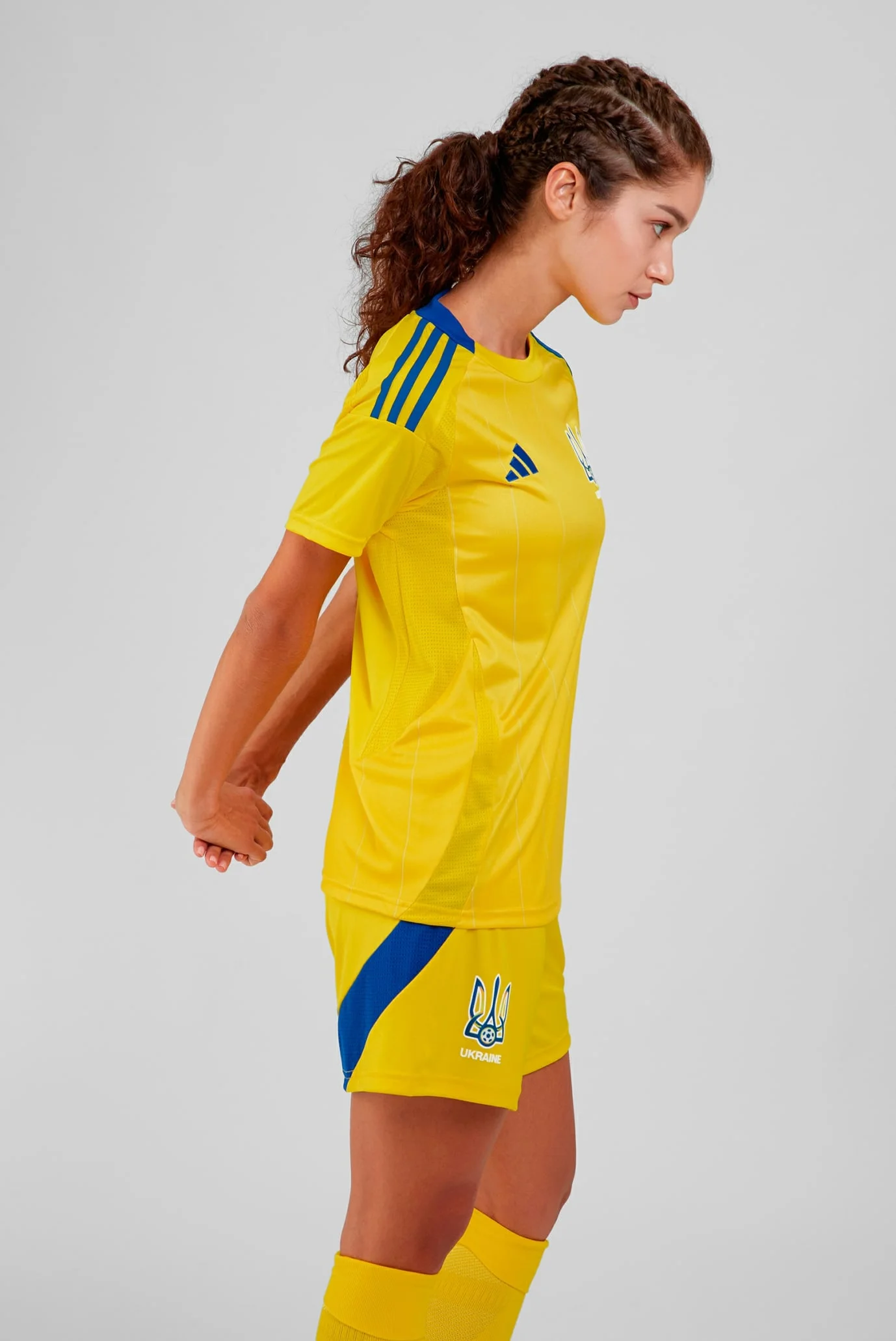 Женская желтая футболка Ukraine 24 adidas IP2182 — MD-Fashion