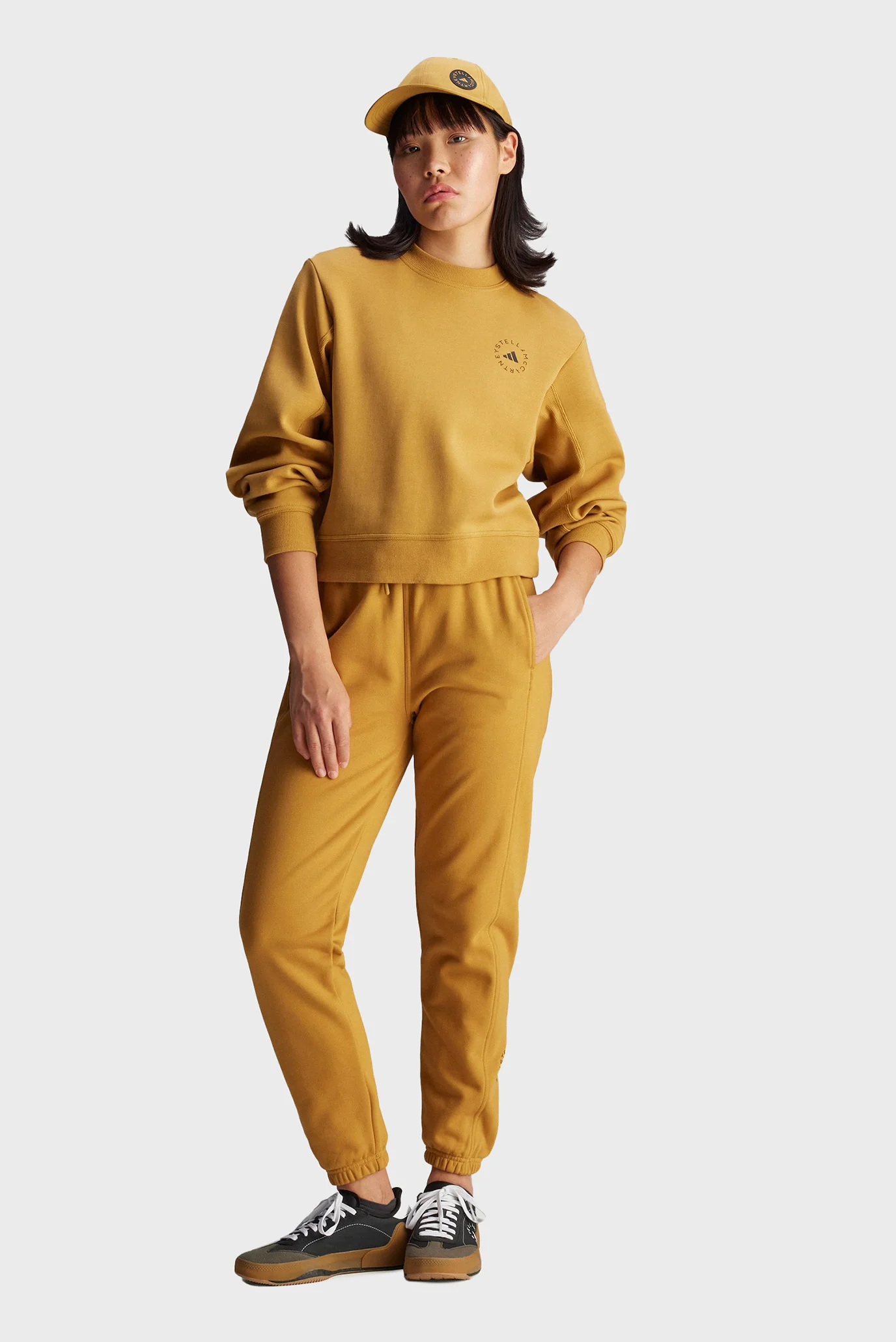 Жіночий гірчичний світшот adidas by Stella McCartney Sportswear