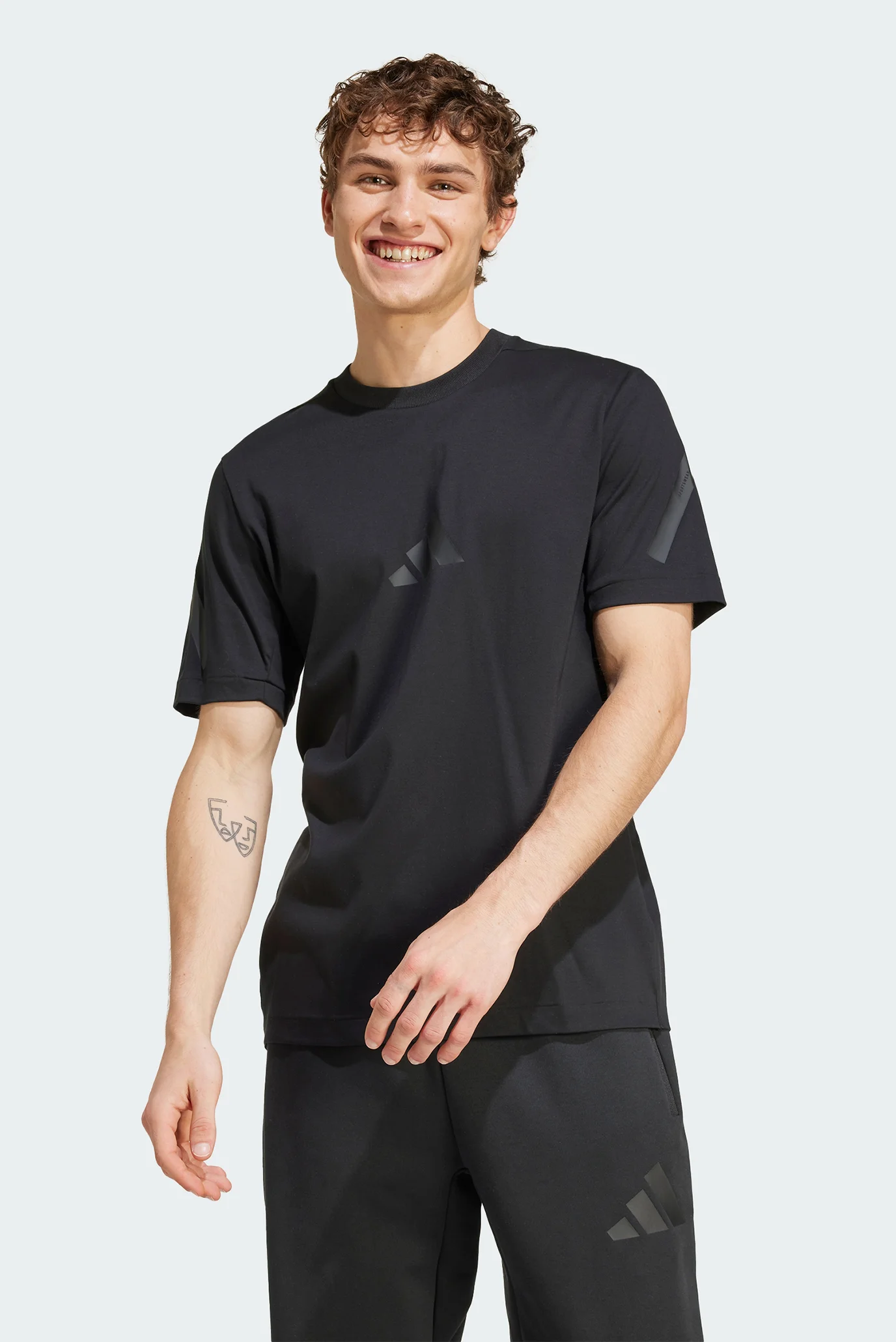 Мужская черная футболка adidas Z.N.E. adidas JE3069 — MD-Fashion