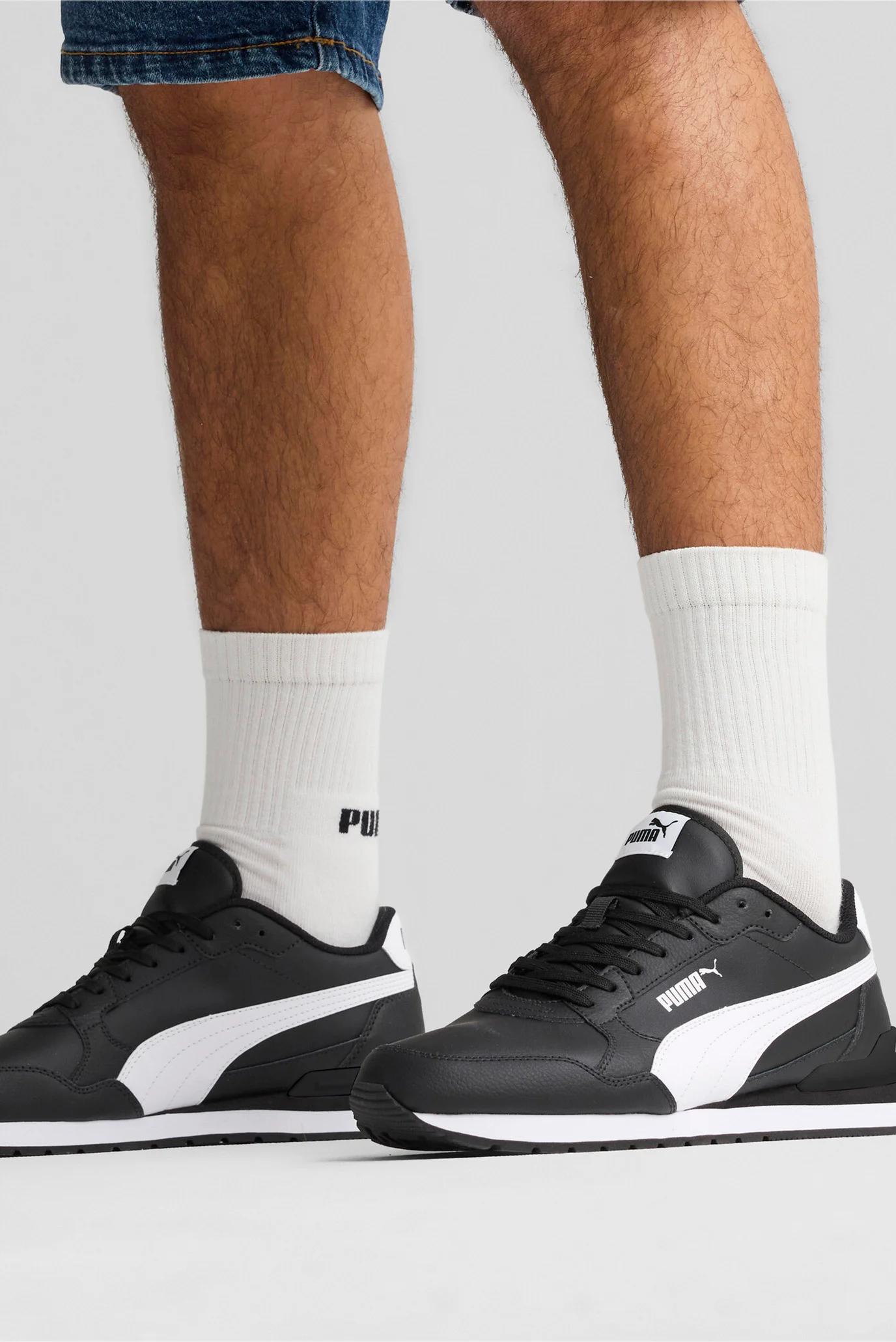Черные кожаные кроссовки ST Runner v4 Leather Sneakers Unisex PUMA