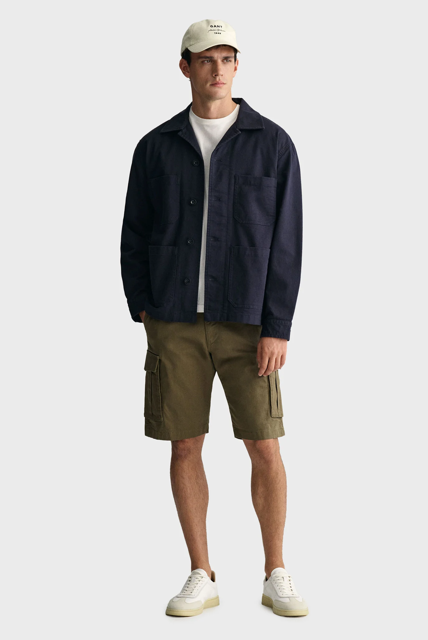 Мужские зеленые шорты RELAXED TWILL CARGO SHORTS Gant 205069 — MD