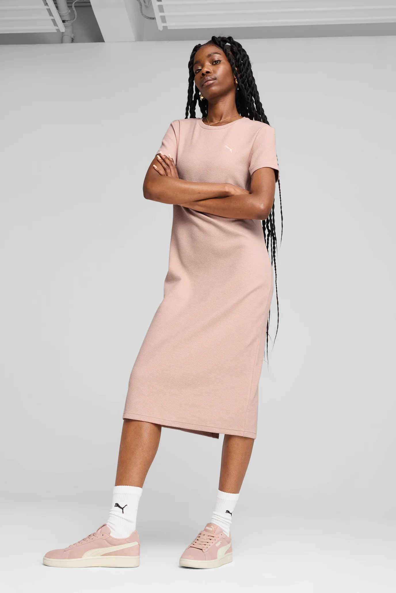 Жіноча пудрова сукня HER Dress Women PUMA 685063 — MD-Fashion