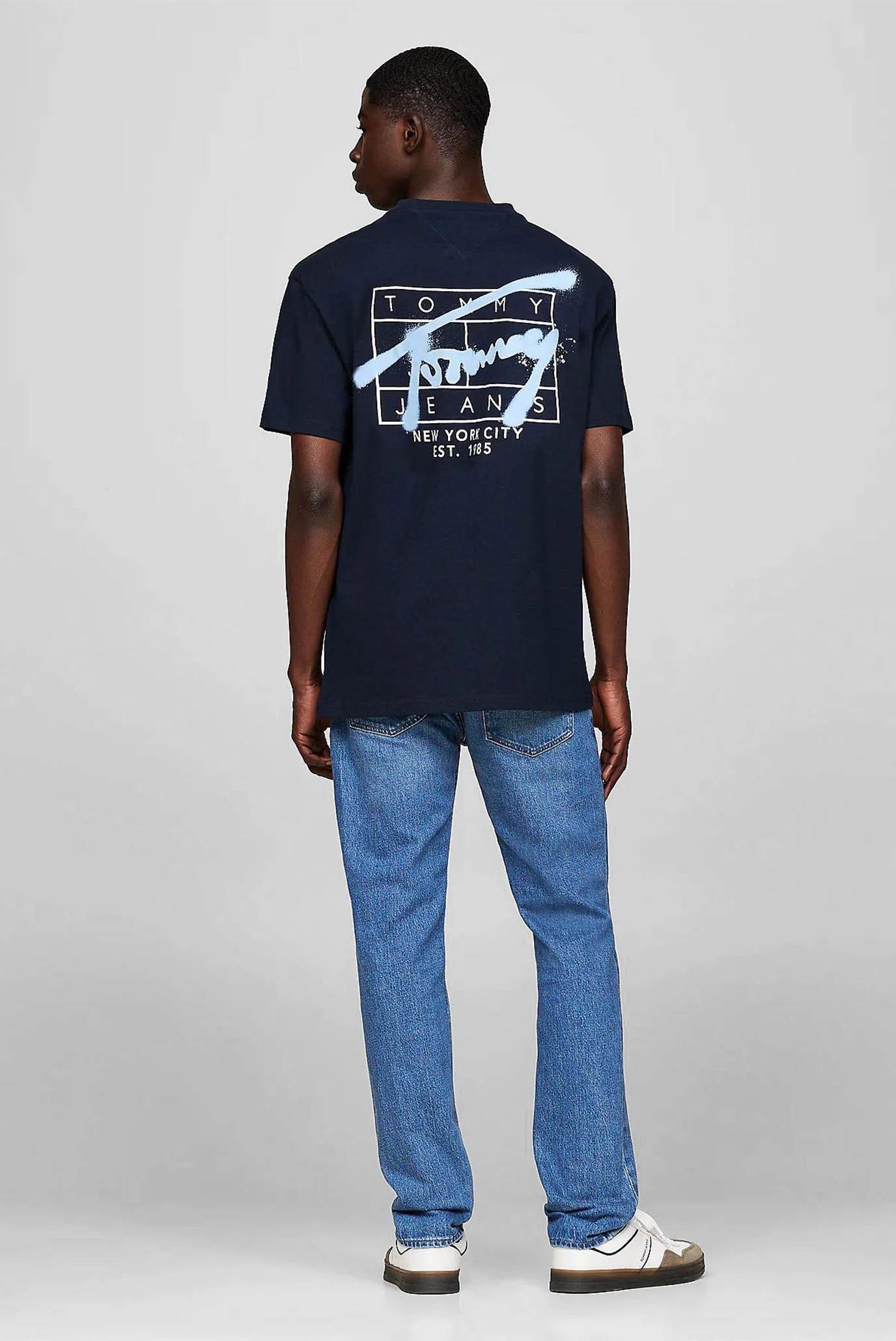 Мужская темно-синяя футболка TJM REG SPRAY TEE SS EXT Tommy Jeans