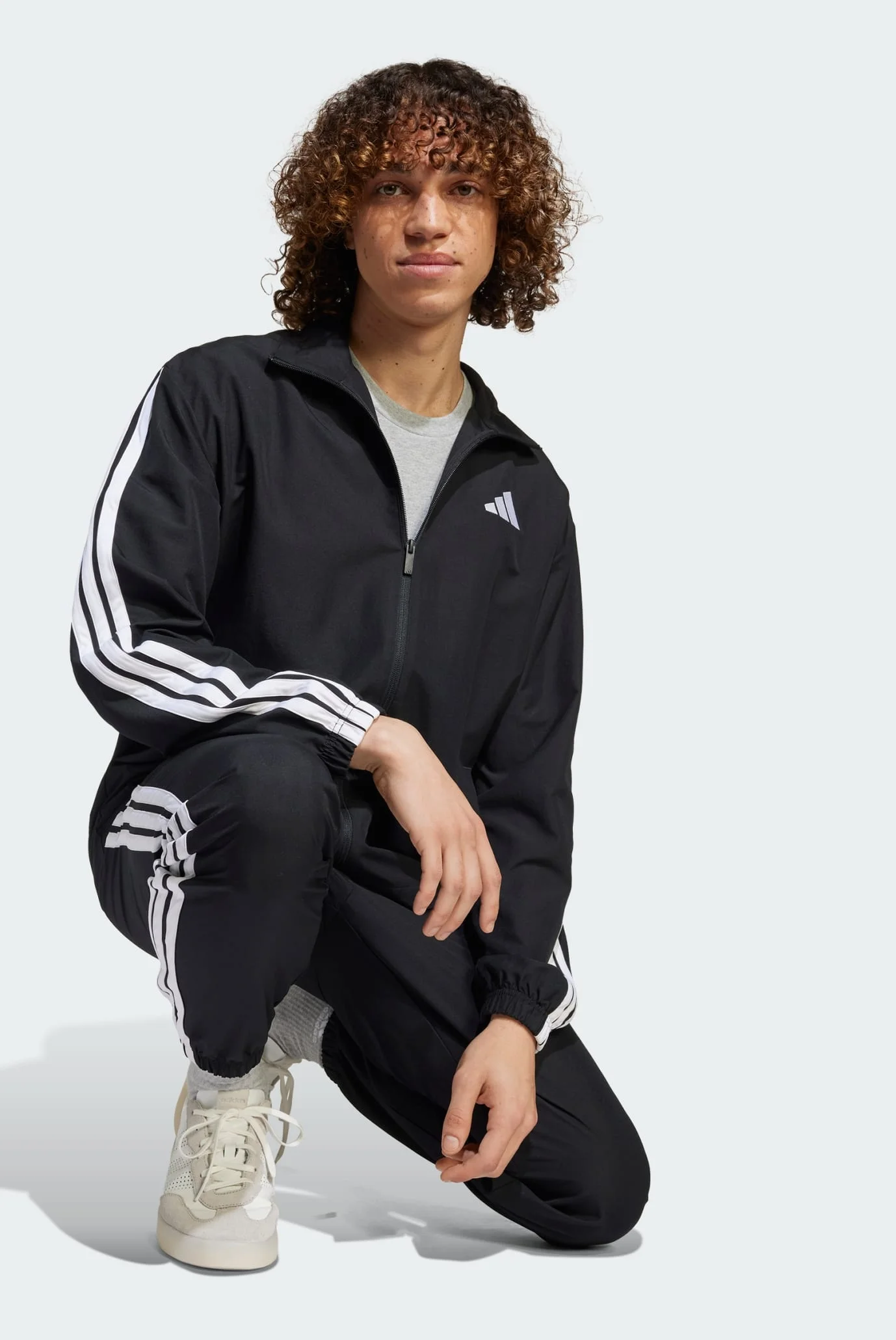 sportivnyj-kostyum-sportswear-