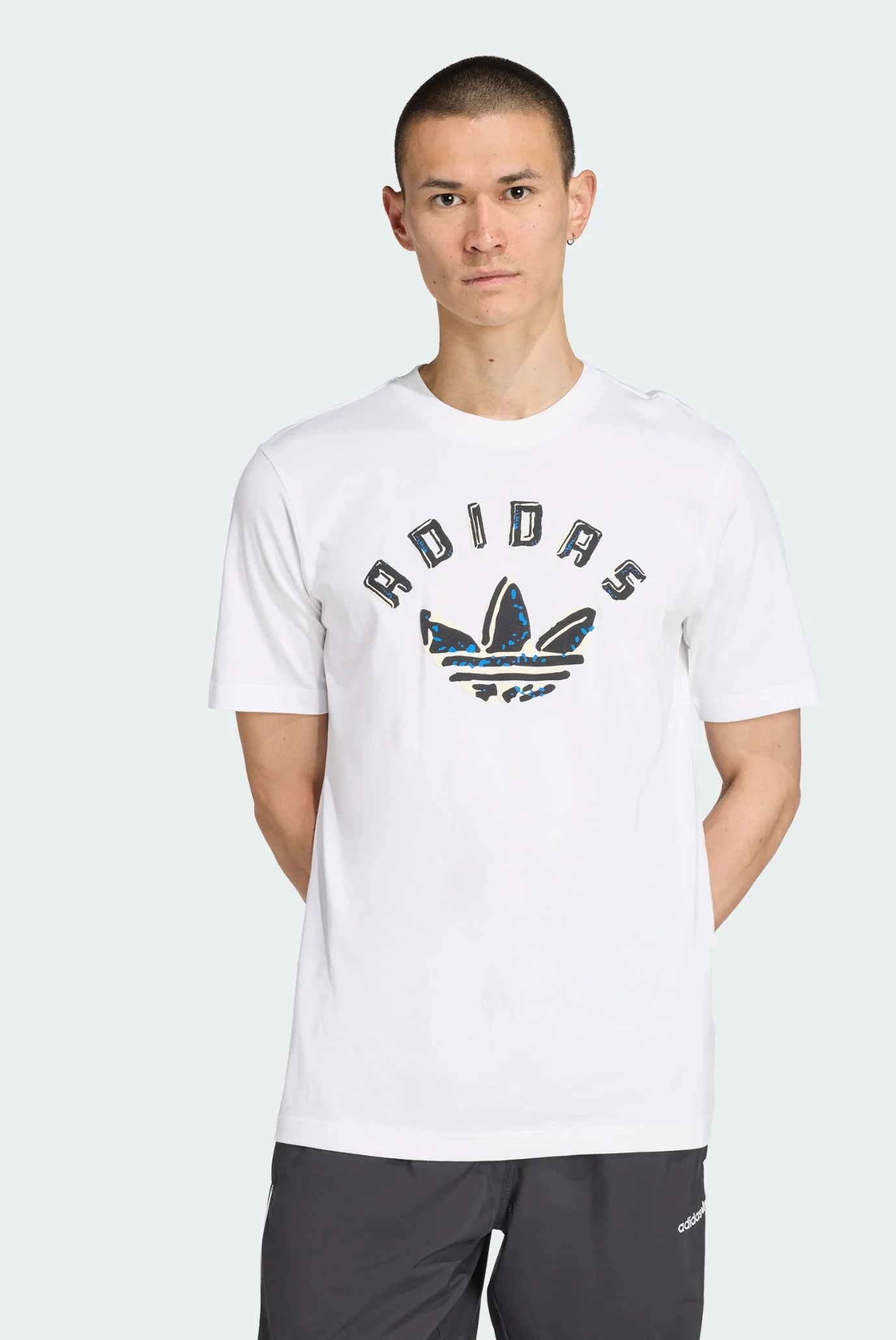 Мужская белая футболка Graphic adidas JX3089 — MD-Fashion