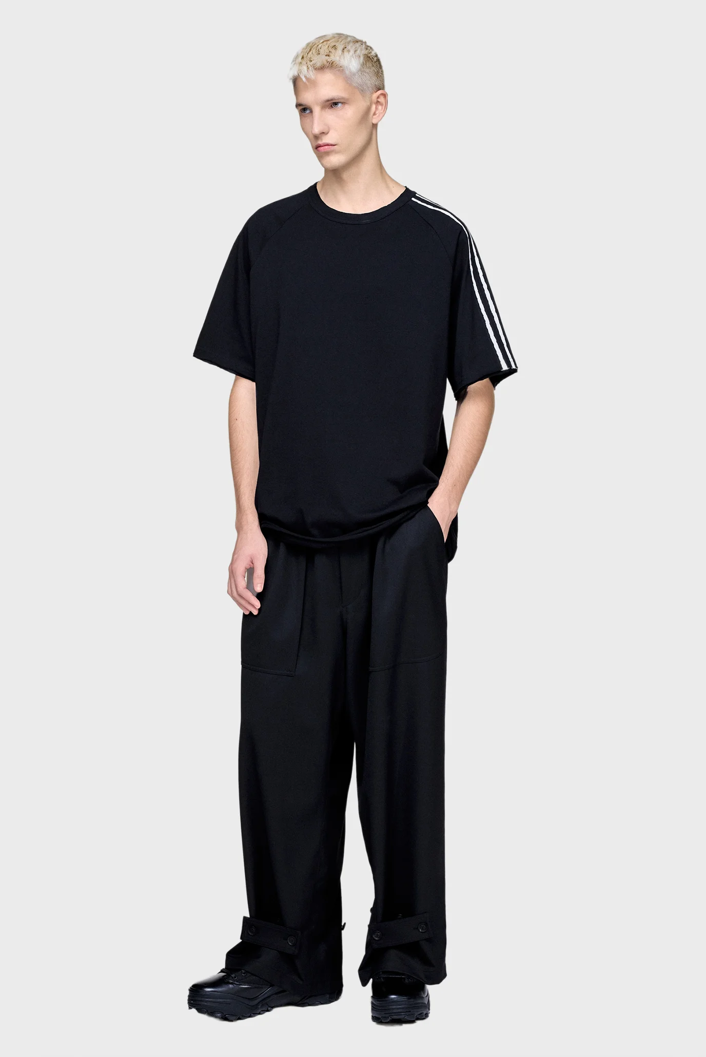 Чорна футболка Y-3 RAW EDGE 3 STRIPES SHORT SLEEVE (унісекс