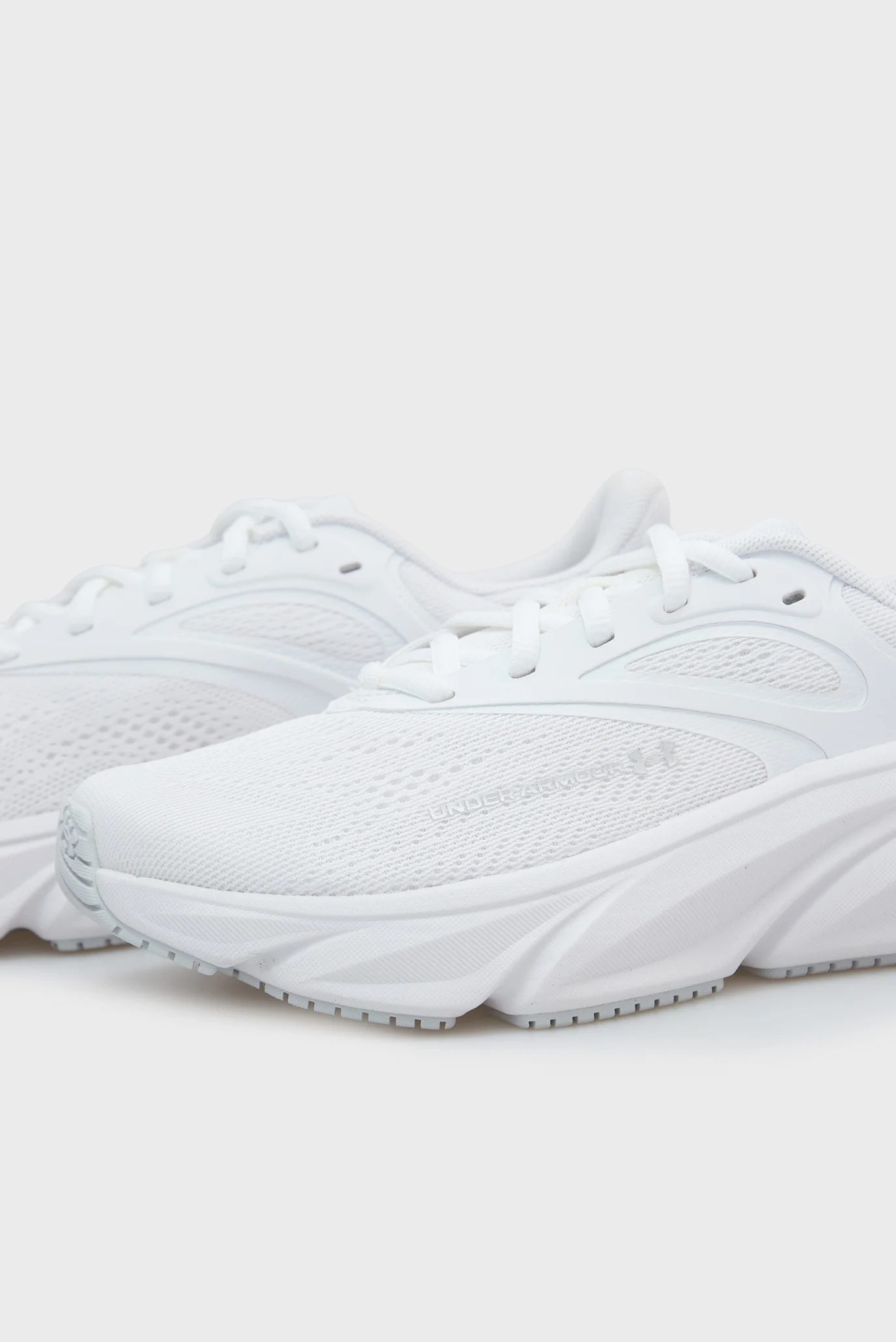 Женские белые кроссовки UA W Rogue 6-WHT Under Armour 6006720-100