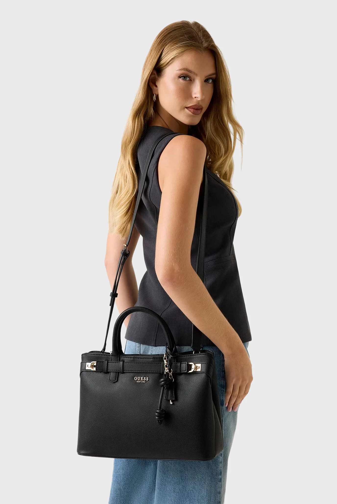 Жіноча чорна сумка GREGORIA Guess HWBG8546070 — MD-Fashion