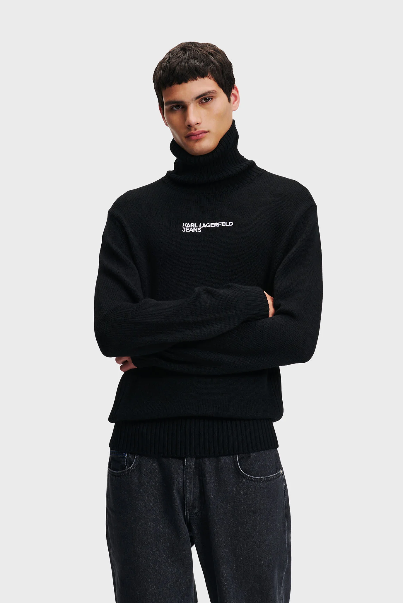 るーページ 21春 60個 Чоловічий чорний вовняний светр regular rollneck Karl Lagerfeld
