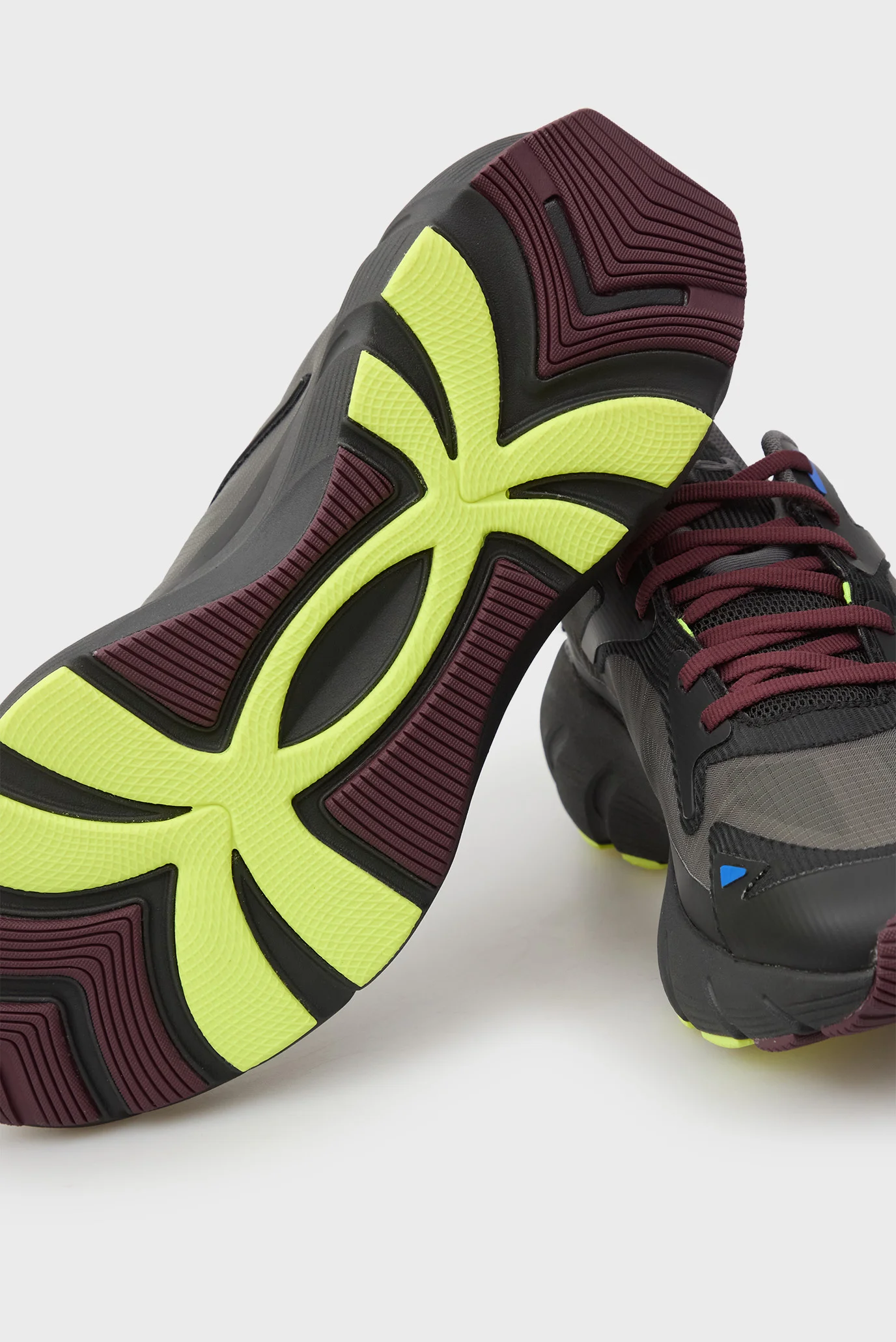 Чорні кросівки Aura Under Armour 6008992-022 — MD-Fashion