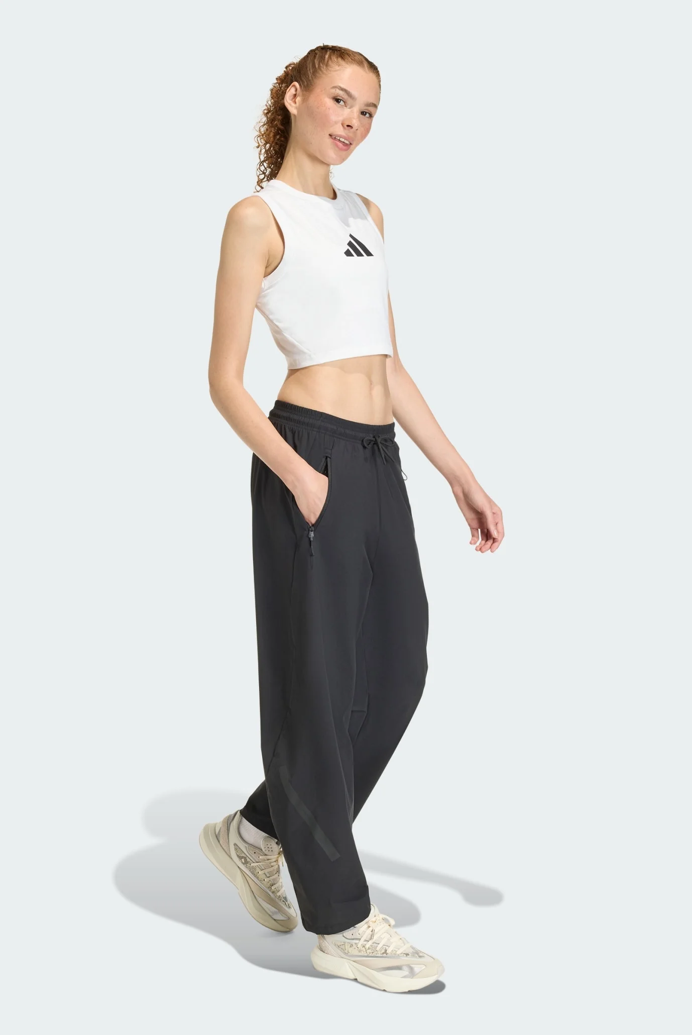 メイ Женская белая майка ADIDAS Z.N.E. adidas KF0709 — MD-Fashion
