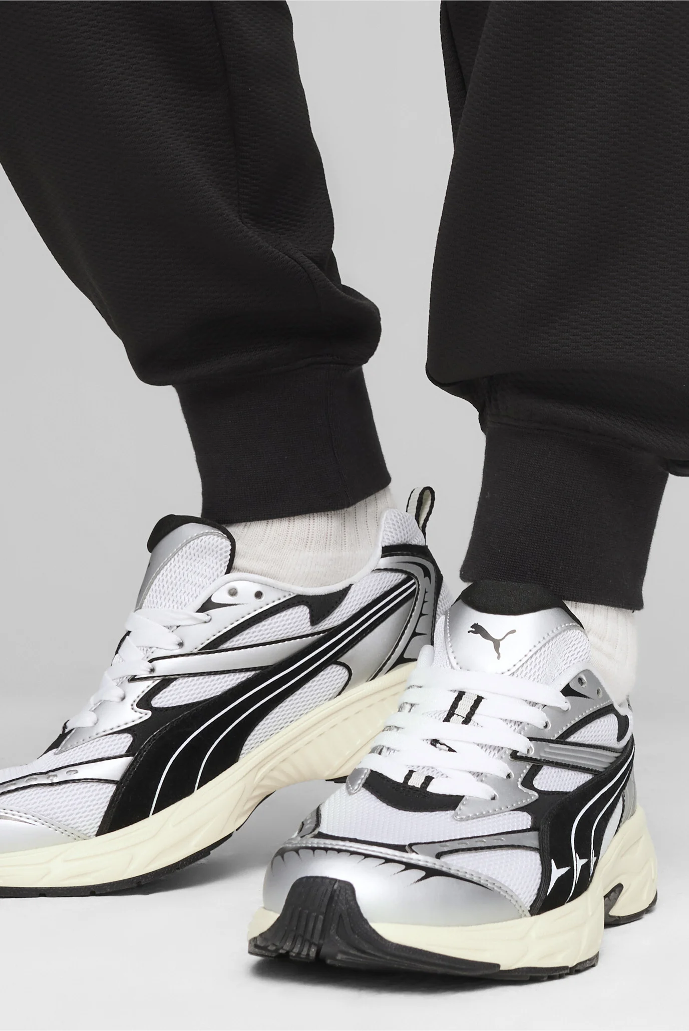 krossovki-puma-morphic-retro-