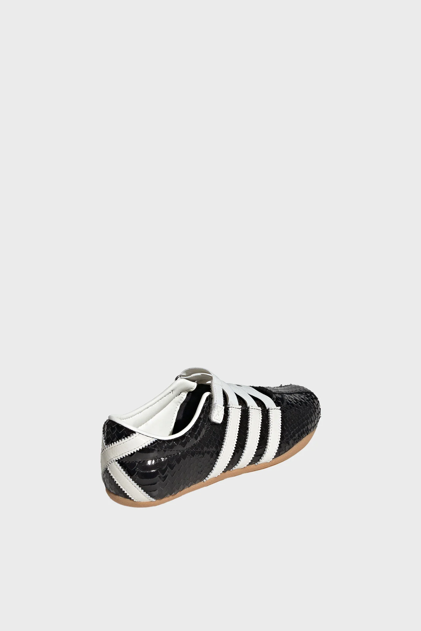 Жіночі чорні кросівки TOKYO MJ adidas KI4313 — MD-Fashion