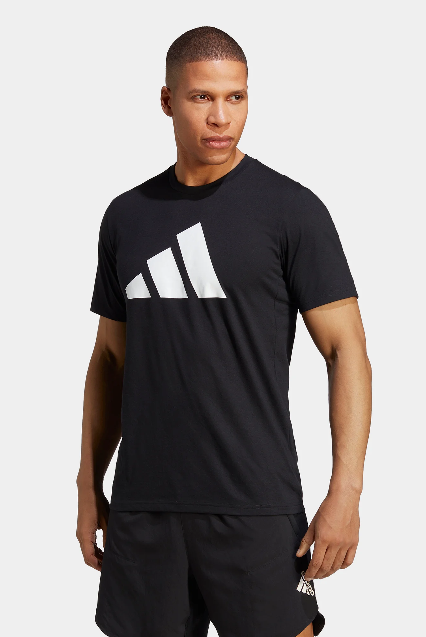Мужская черная футболка Train Essentials Feelready Logo adidas