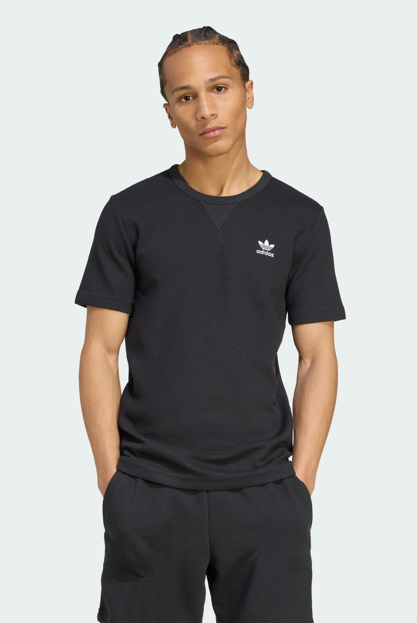 ぶぅこ Мужская черная футболка Trefoil Essentials Waffle adidas KA7767