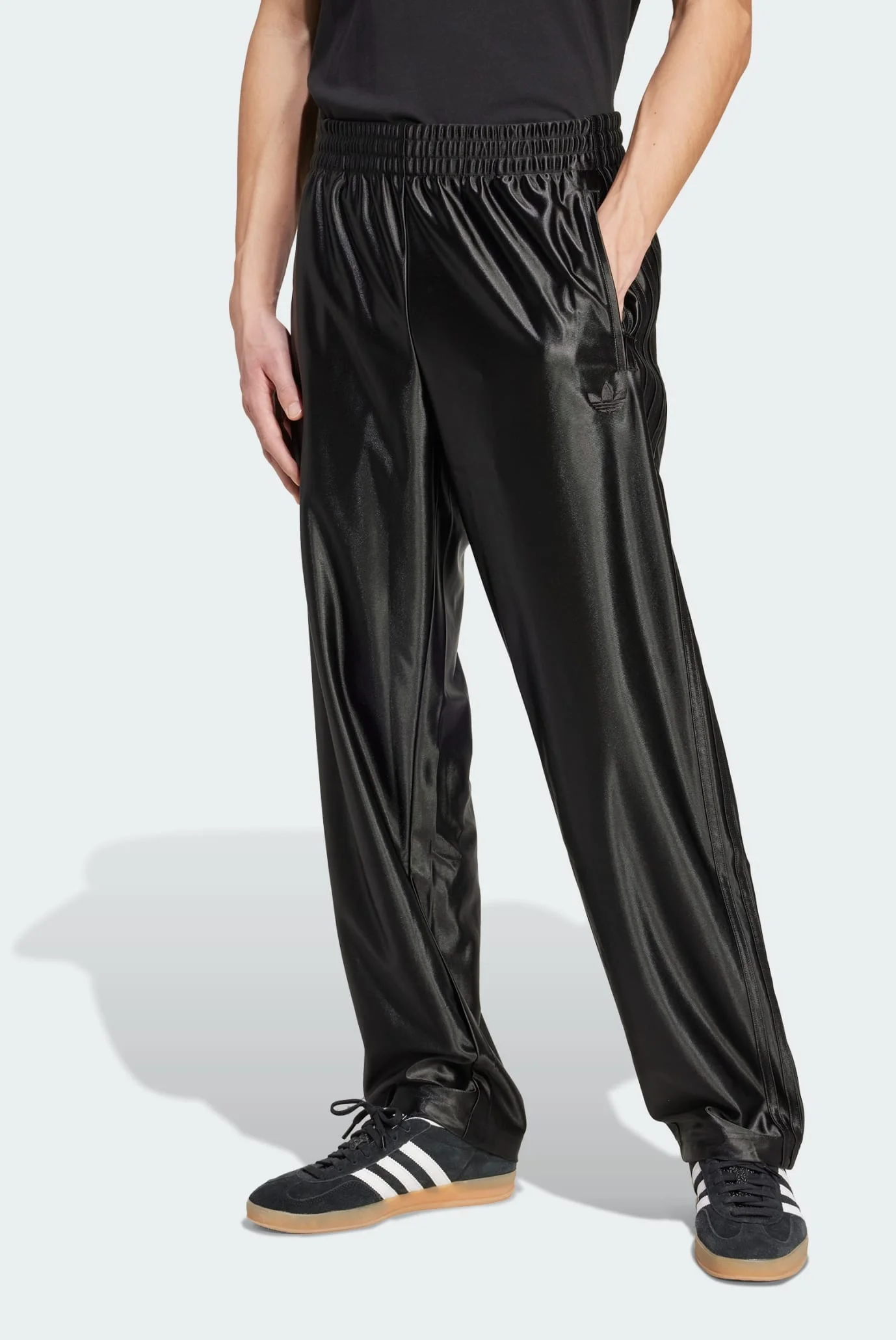 Чоловічі чорні спортивні штани Firebird Adicolor Metallic adidas