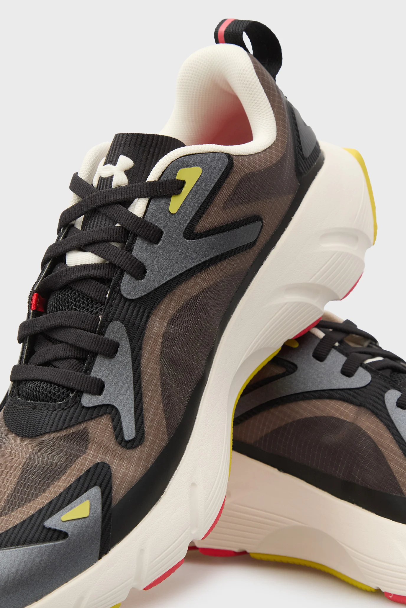 Коричневые кроссовки Aura Under Armour 6008992-001 — MD-Fashion
