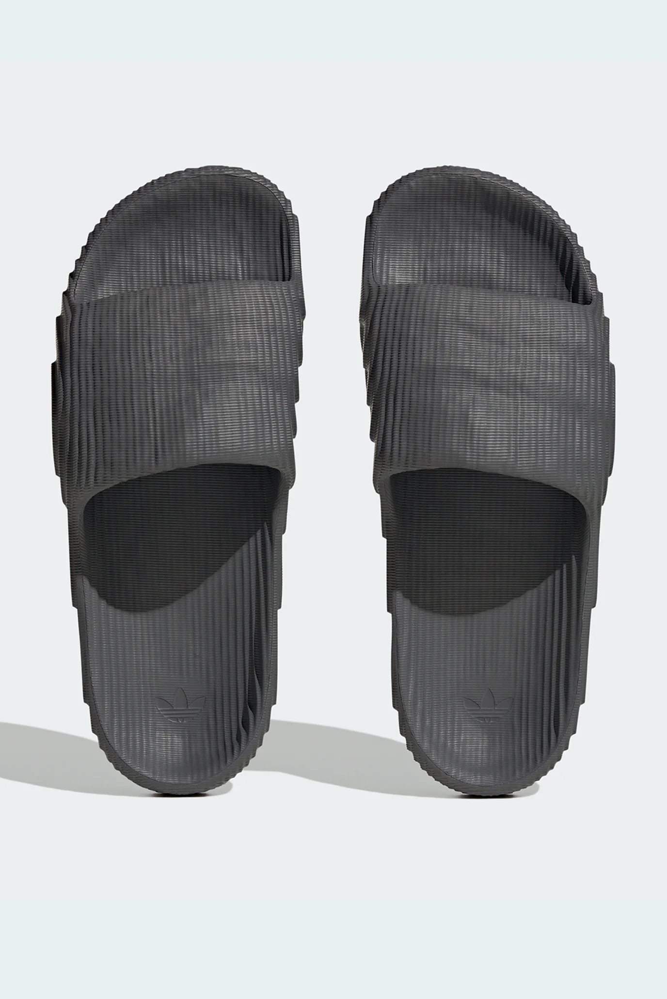 Мужские темно-серые слайдеры Adilette 22 adidas HP6522 — MD-Fashion