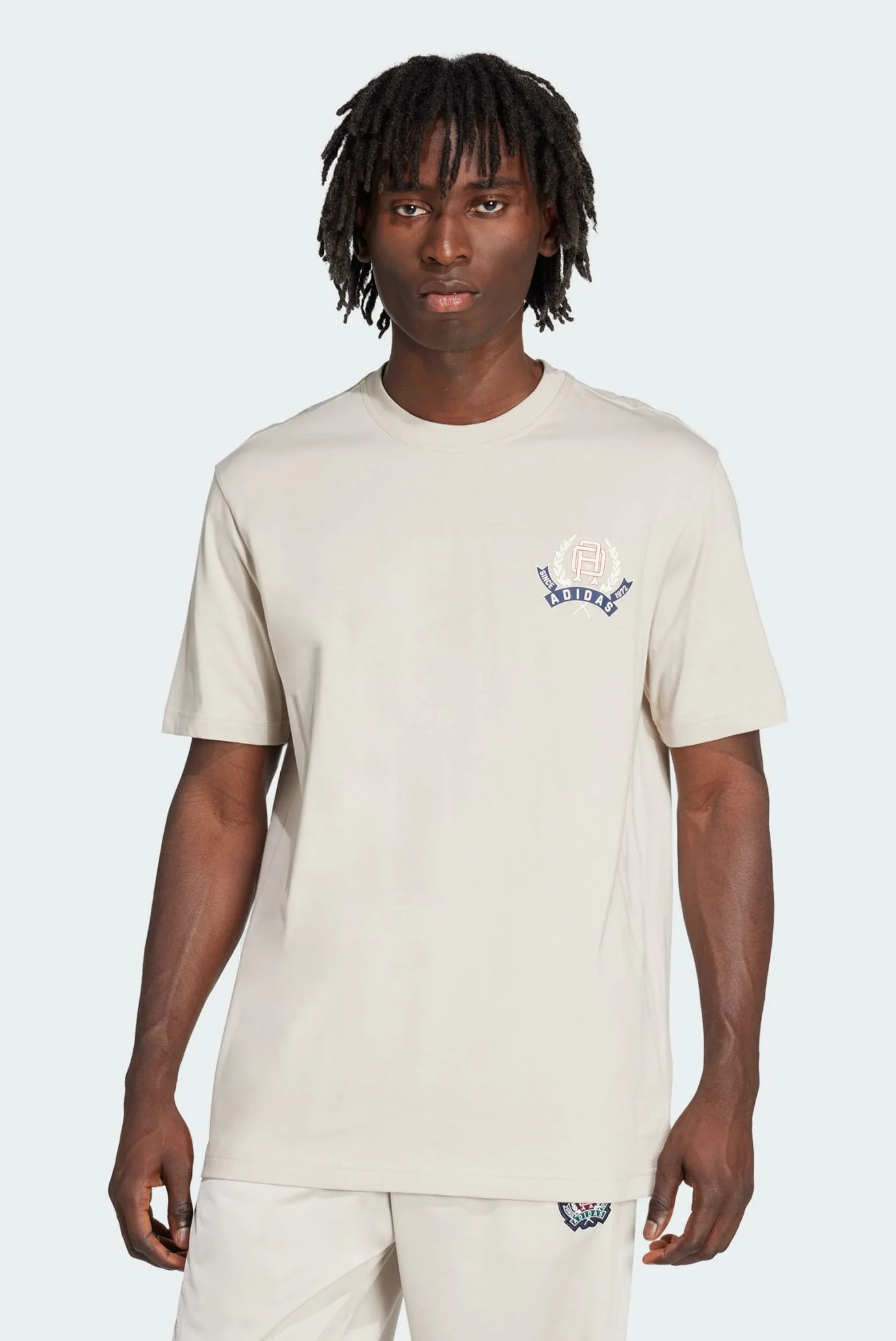 Мужская бежевая футболка Loose adidas JX8157 — MD-Fashion
