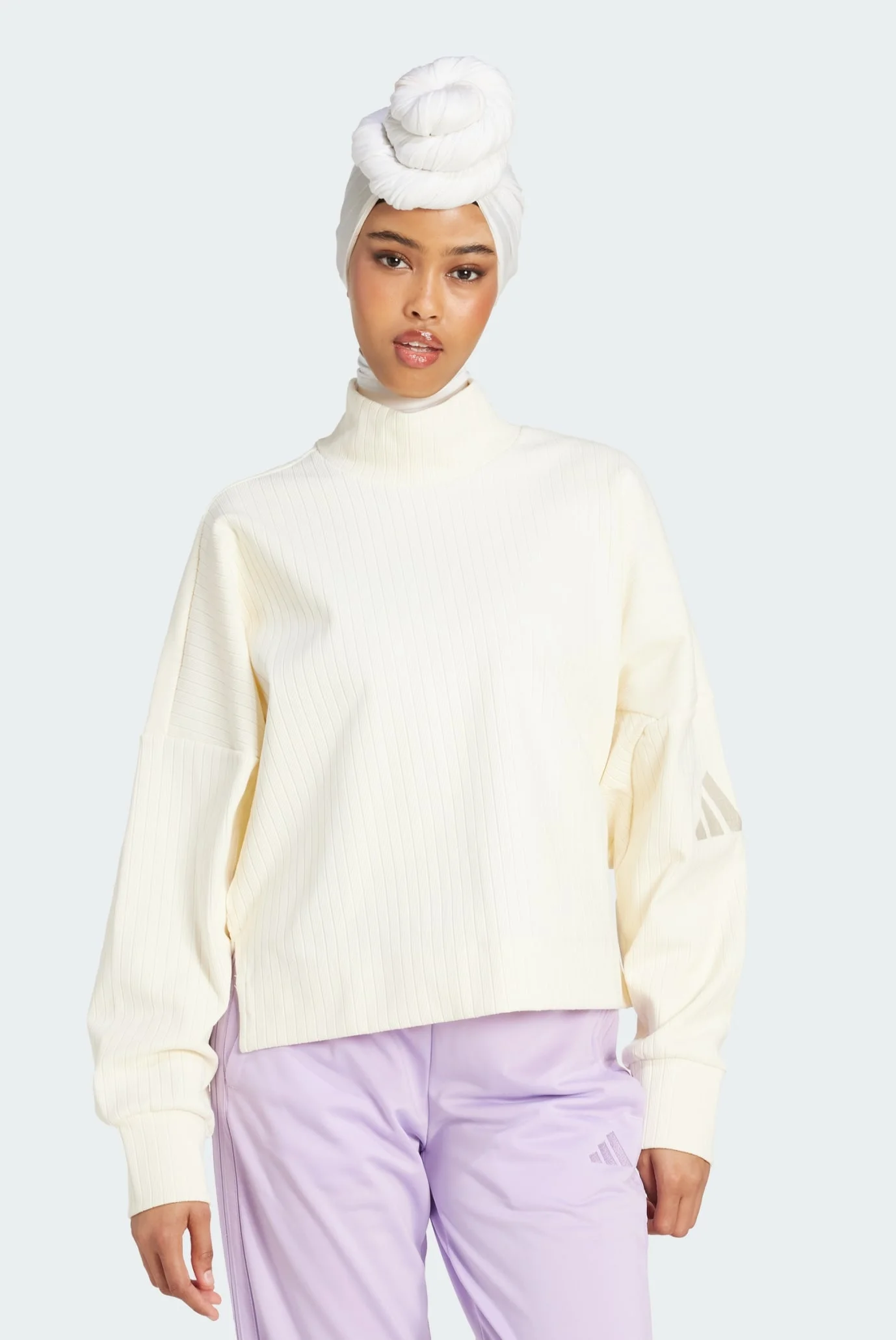 Женский белый свитшот ALL SZN WINTERISED adidas JM5948 — MD-Fashion