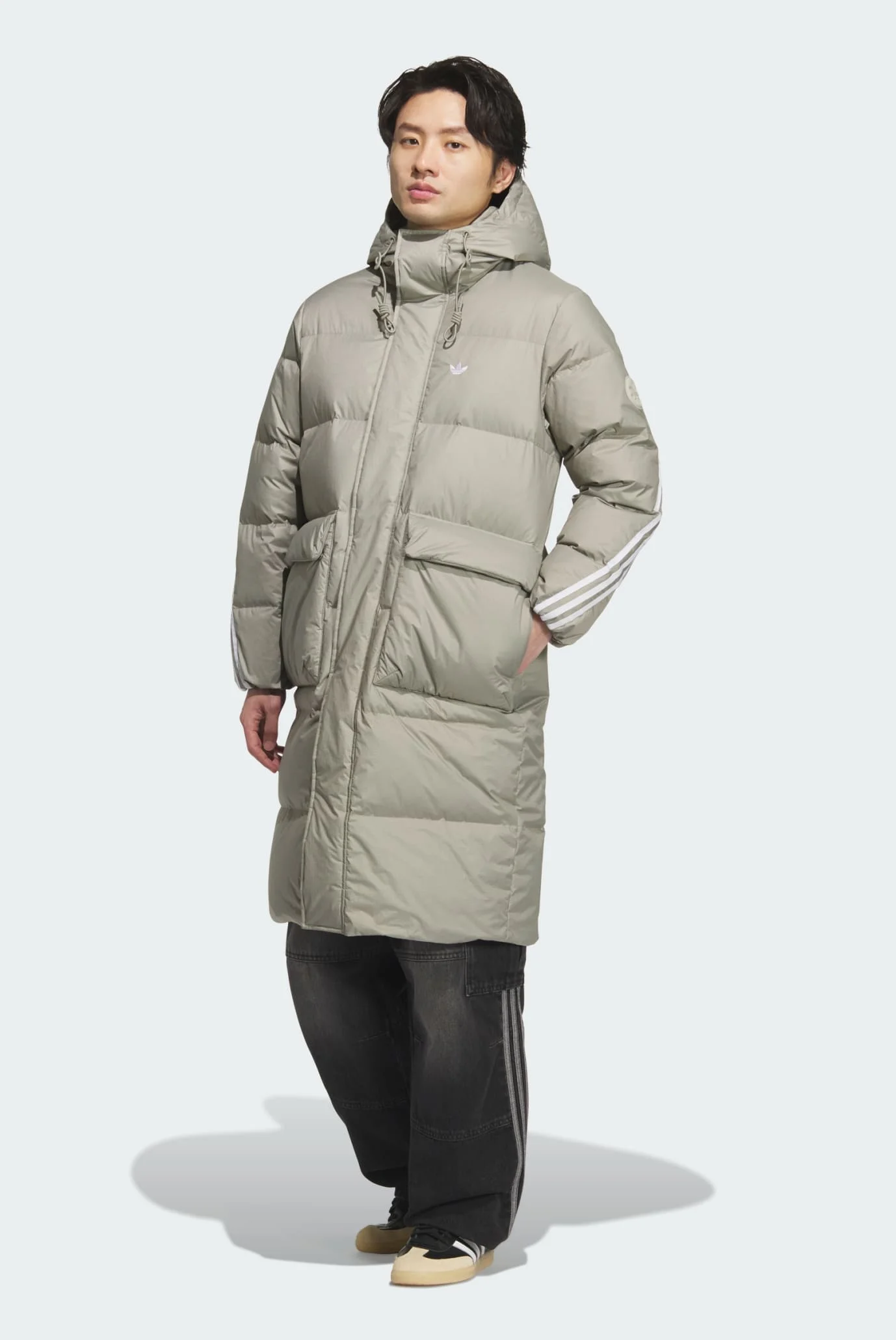 olivkovaya-kurtka-3-stripes-