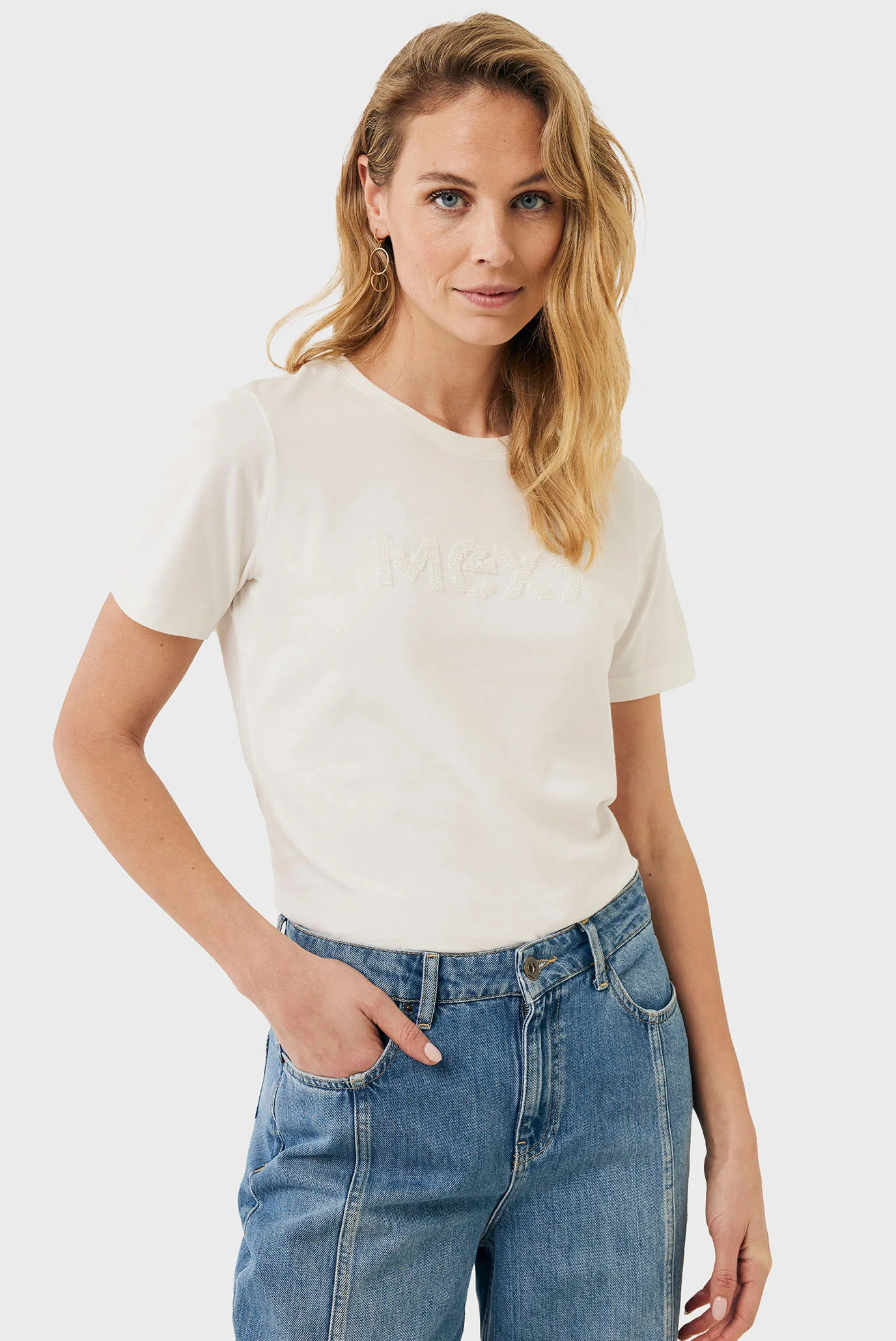 Женская белая футболка Sequins slim fit t-shirt Mexx MF007802551W