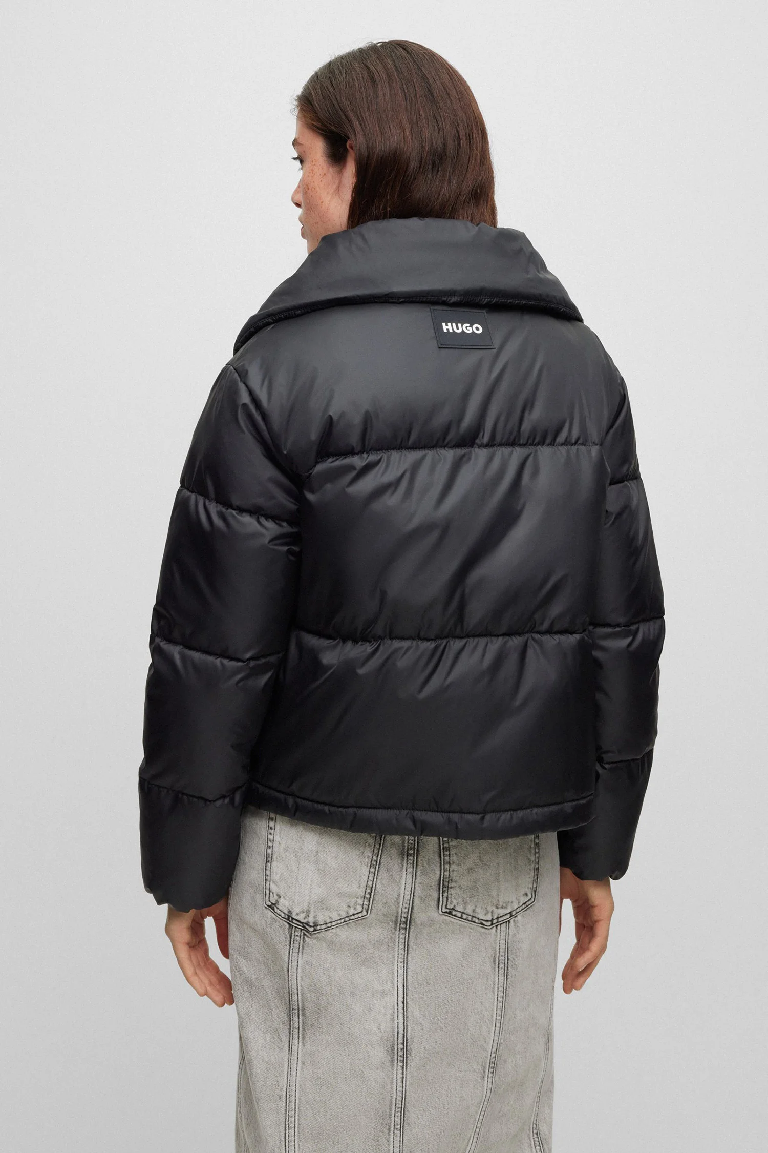 Жіноча чорна куртка HUGO 50501367;001 — MD-Fashion