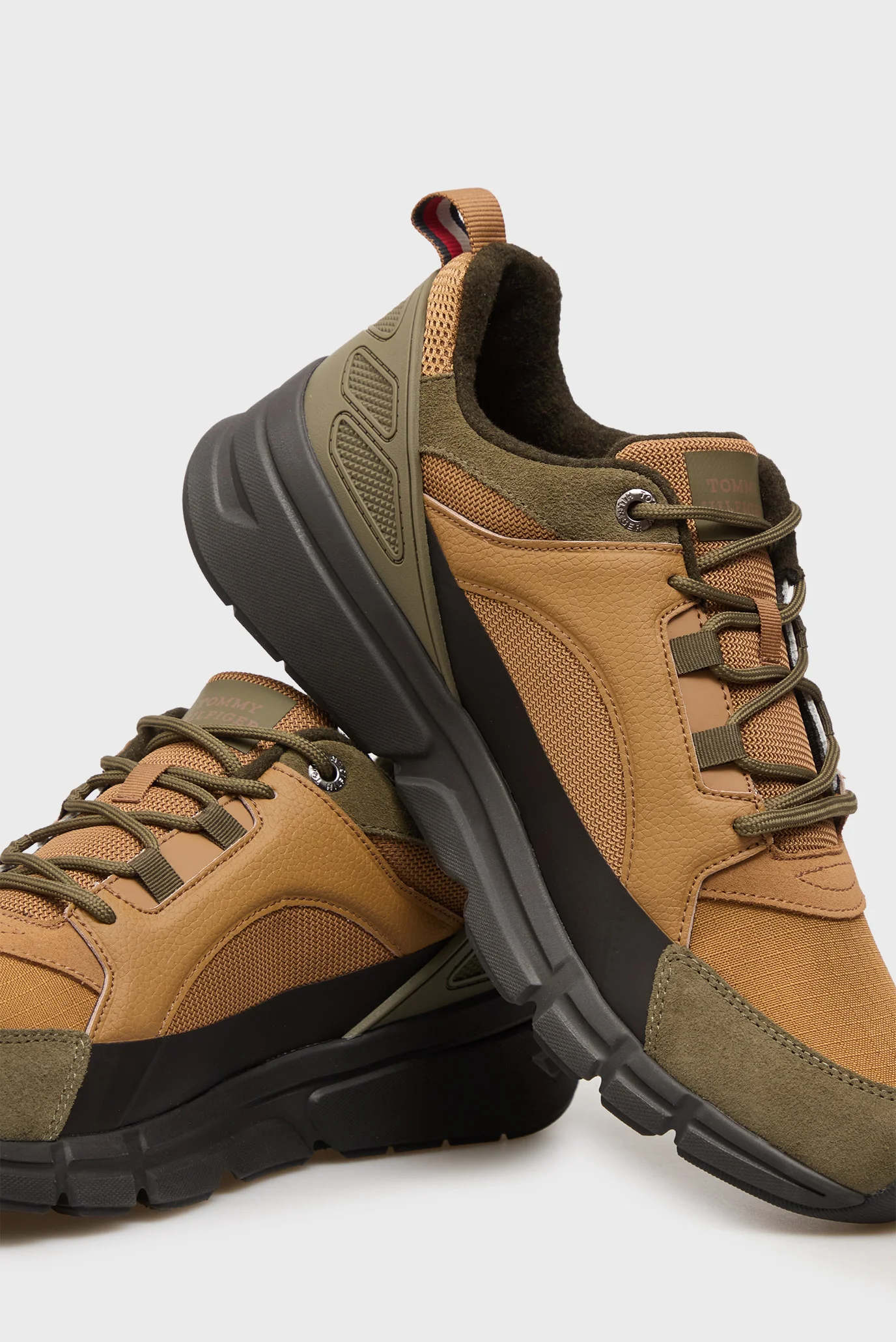 Чоловічі руді кросівки MODERN COMFORT Tommy Hilfiger FM0FM05639