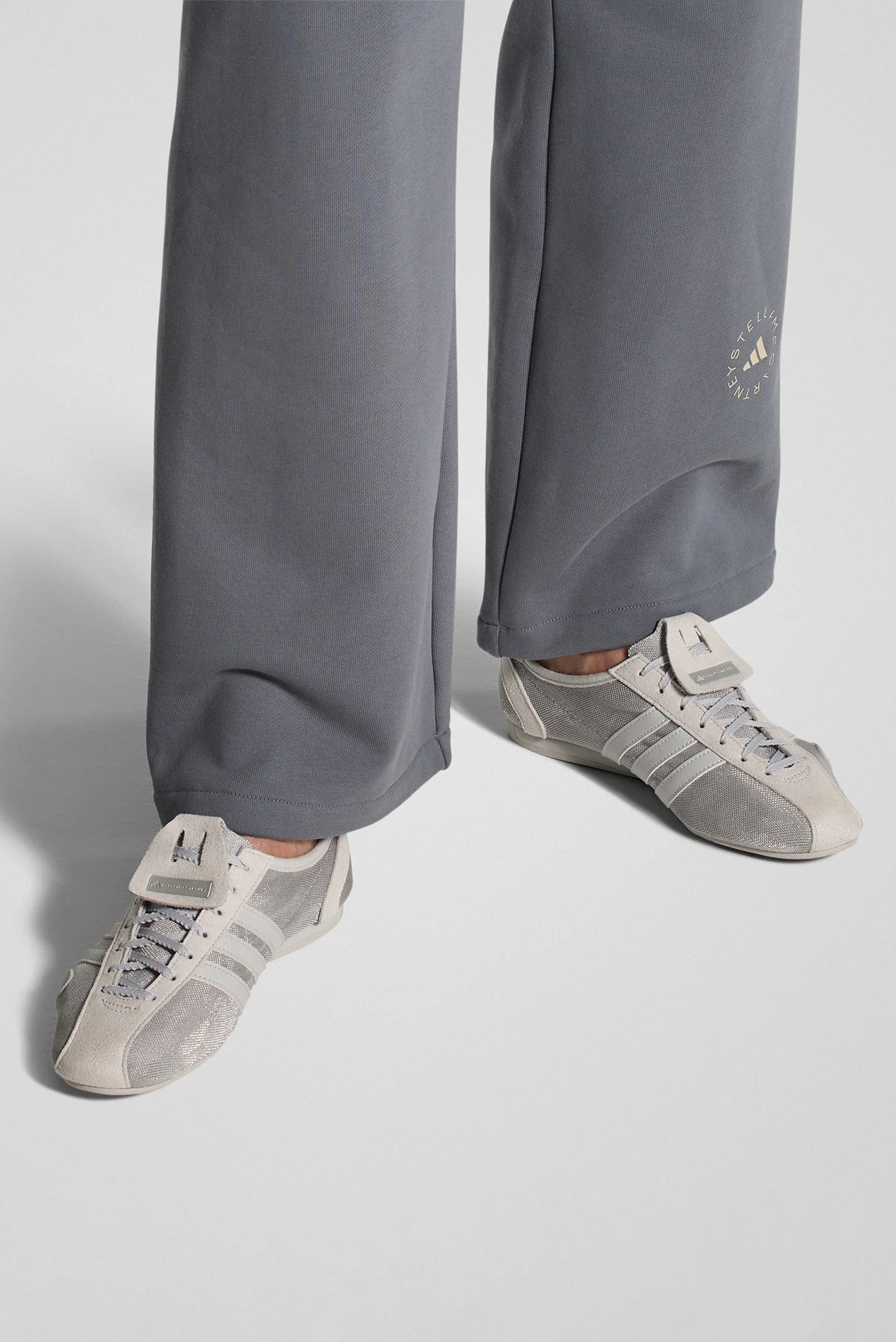 Жіночі сірі кросівки adidas by Stella McCartney Sportswear 76