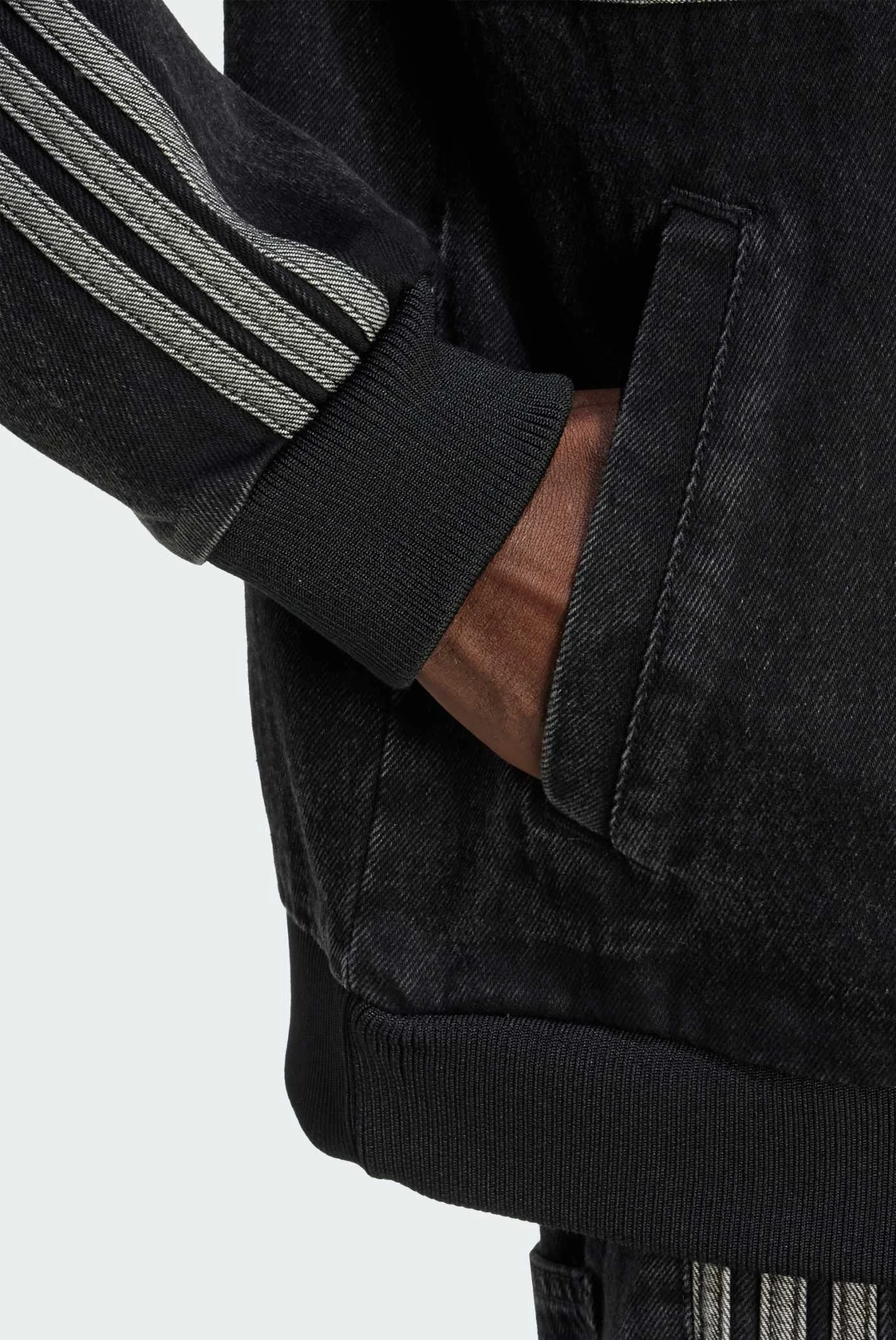 Мужская черная джинсовая куртка adidas Adicolor First Black adidas