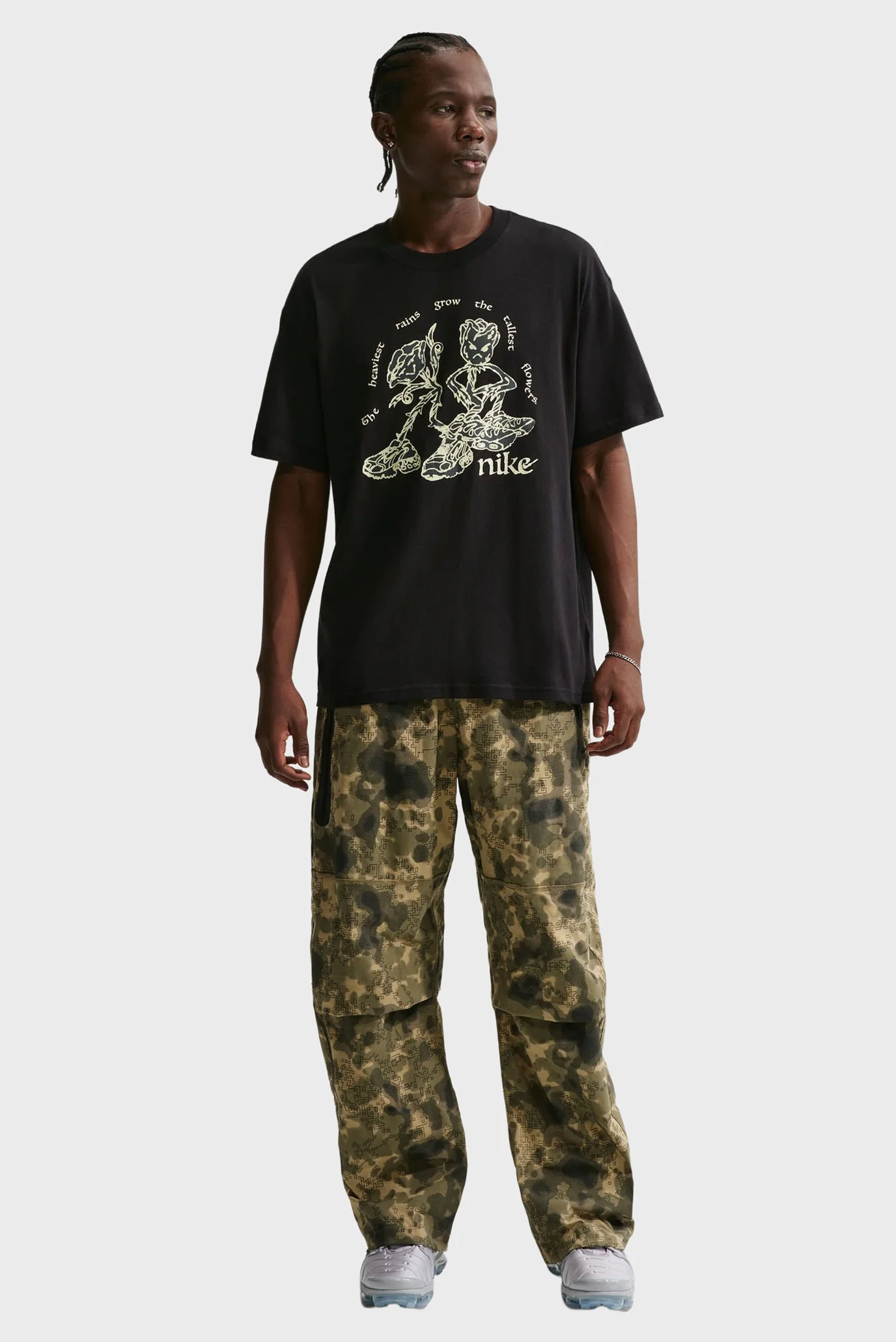 Мужская черная футболка U NSW TEE LSE TALL FLOWERS Nike II3688-010