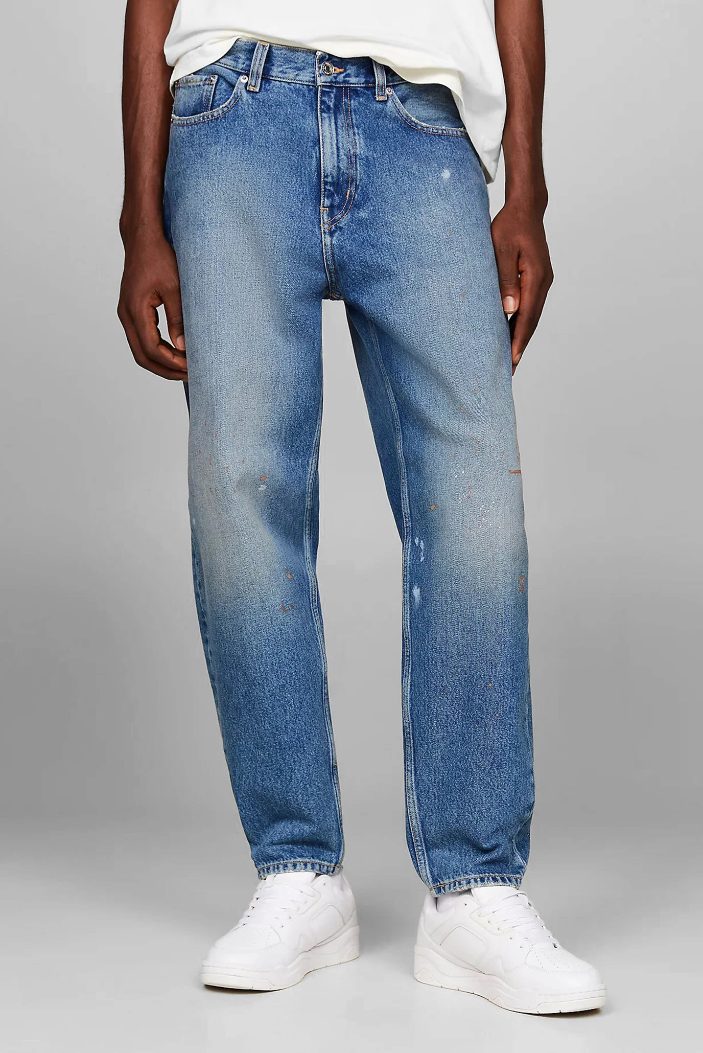 みしく みく Мужские синие джинсы TJCU WIDE TAPERED FIT Tommy Jeans DM0DM18995