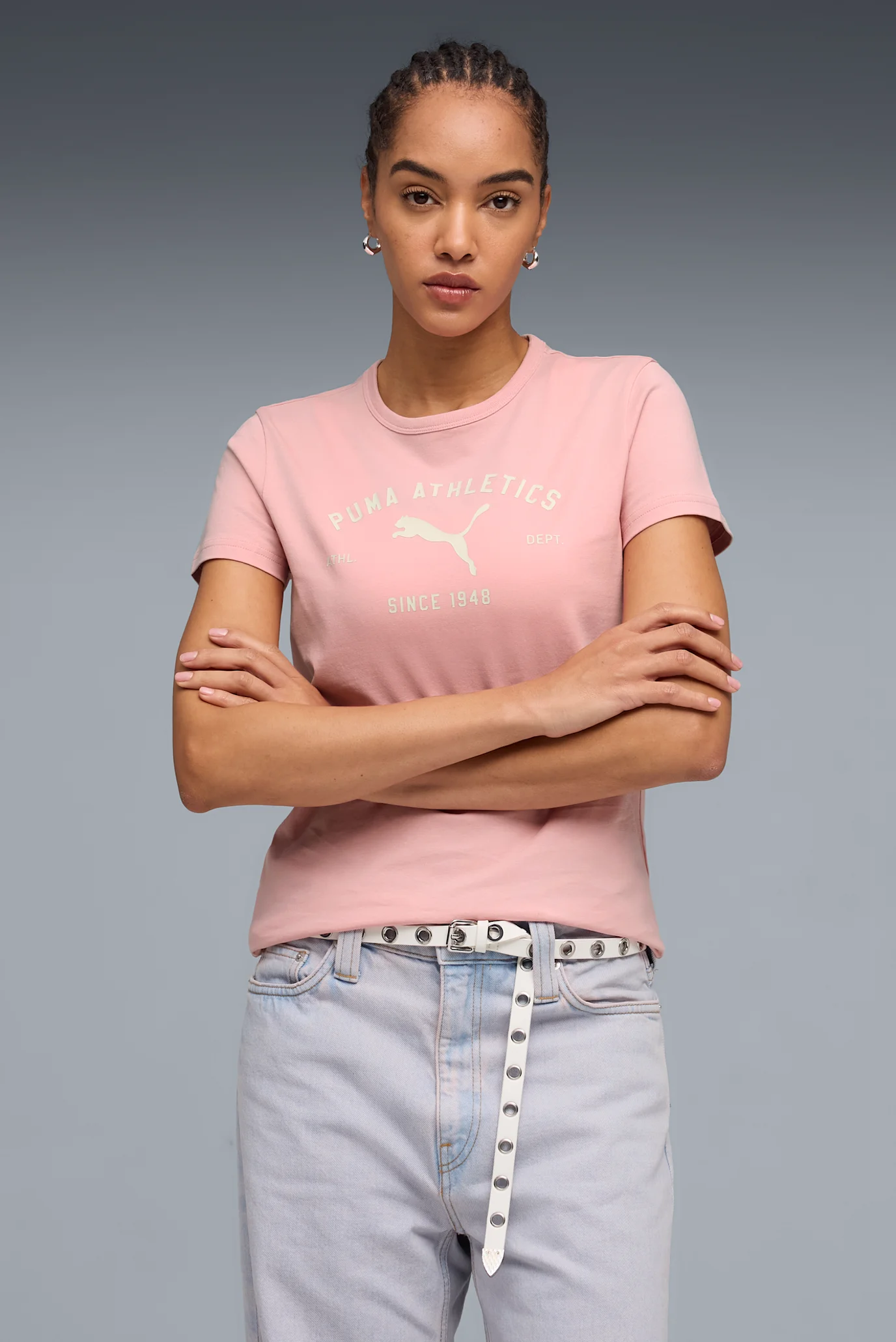 Женская розовая футболка PUMA Class Graphic Tee Women PUMA