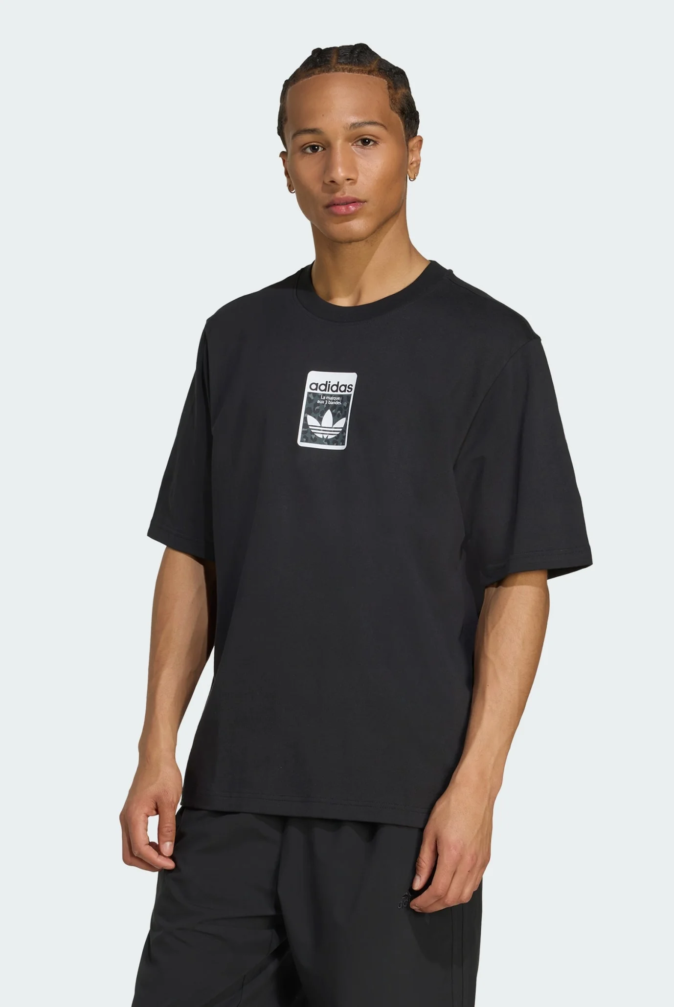 Мужская черная футболка Leo Oversized adidas JV7569 — MD-Fashion