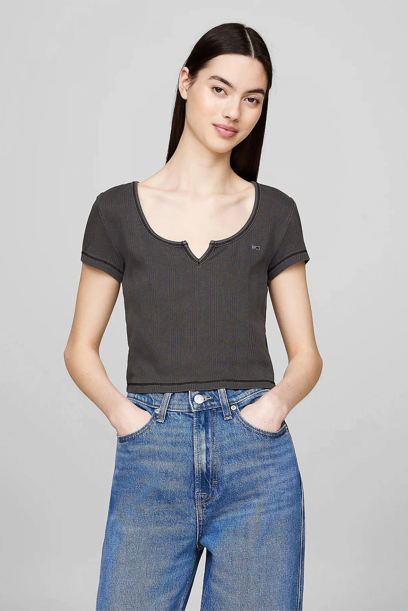 Жіночий темно-сірий топ TJW CRP NECKLINE DETAIL GMD SS Tommy Jeans