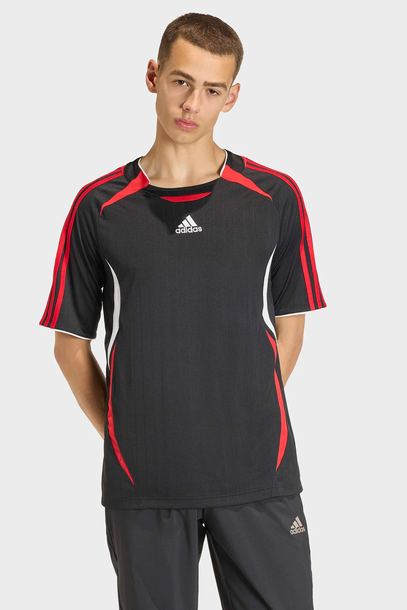 Мужская черная футболка Teamgeist Adicolor adidas KD5854 — MD-Fashion