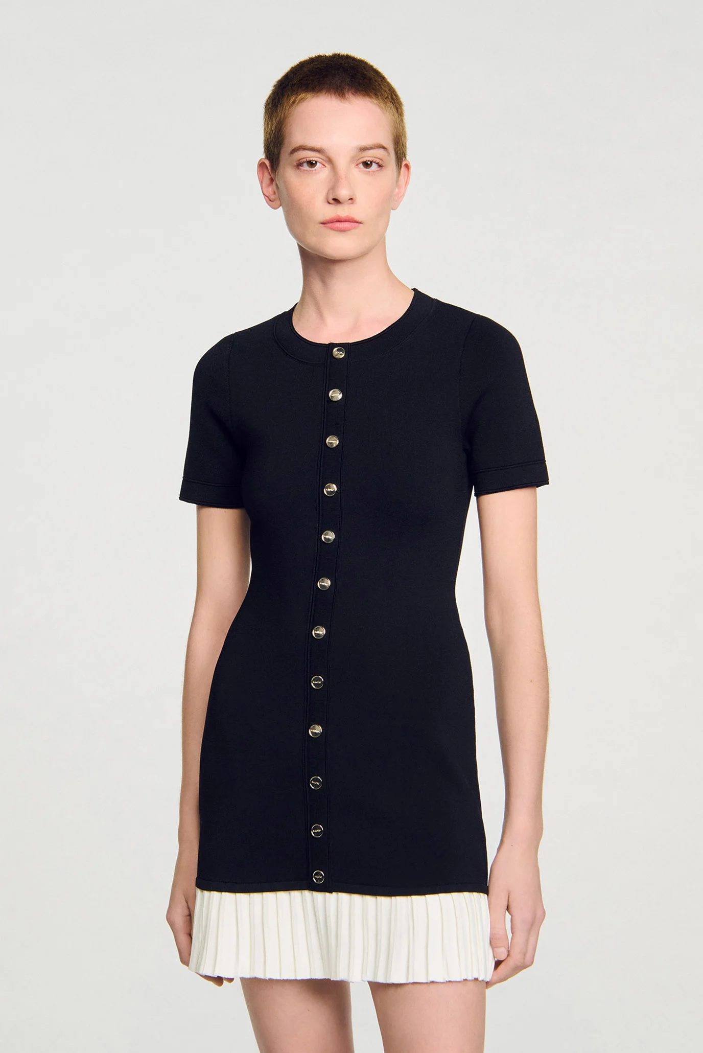 Женское черное платье Sandro SFPRO04051_BLACK - ECRUSS26 — MD-Fashion