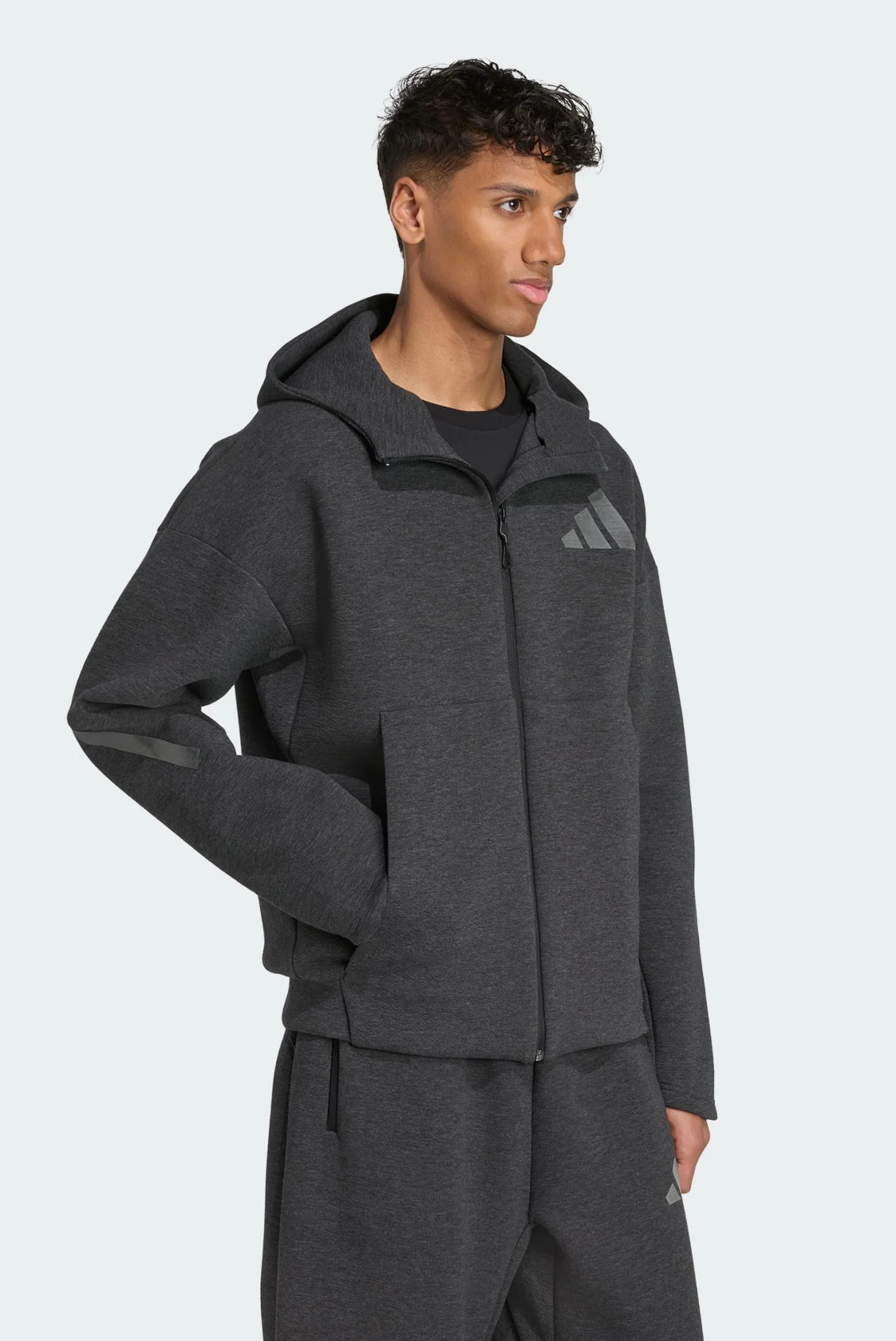 入手困難！青森山田金エンブレムジャージセットアップ！Mサイズ tolstovka-adidas-zne-premium-