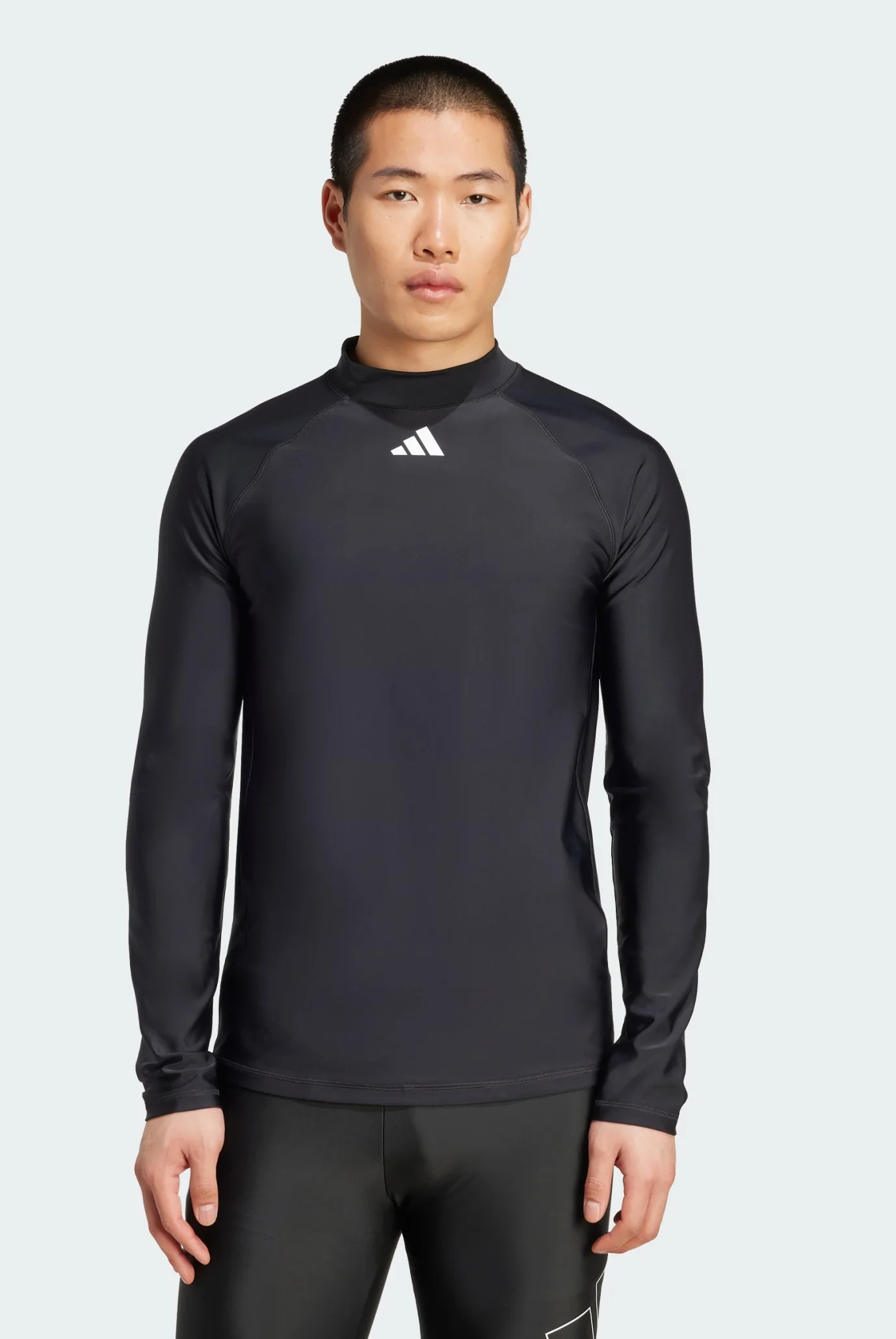Мужской черный лонгслив adidas JL5994 — MD-Fashion