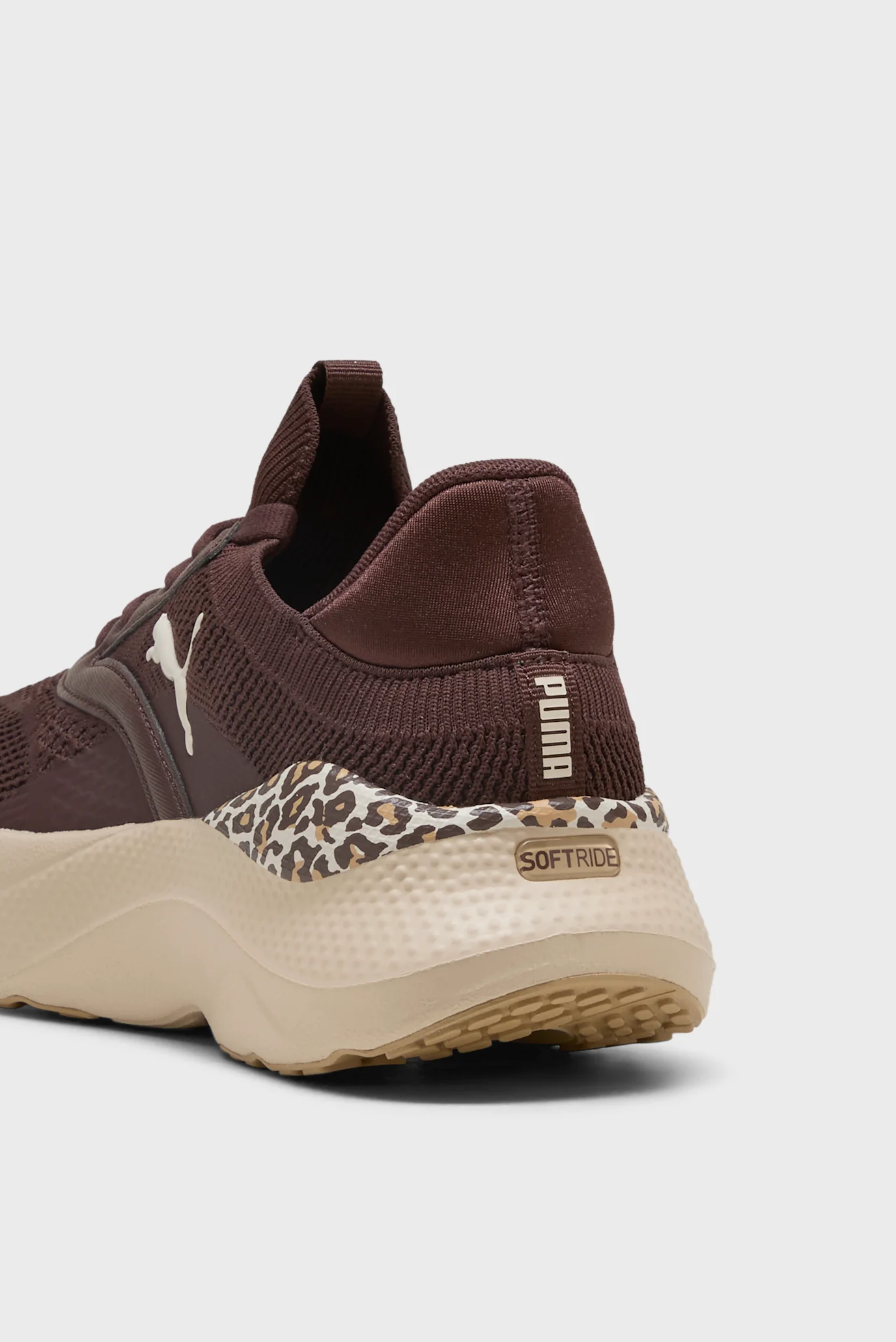 Женские коричневые кроссовки SOFTRIDE Mayve Animal Sneakers Women