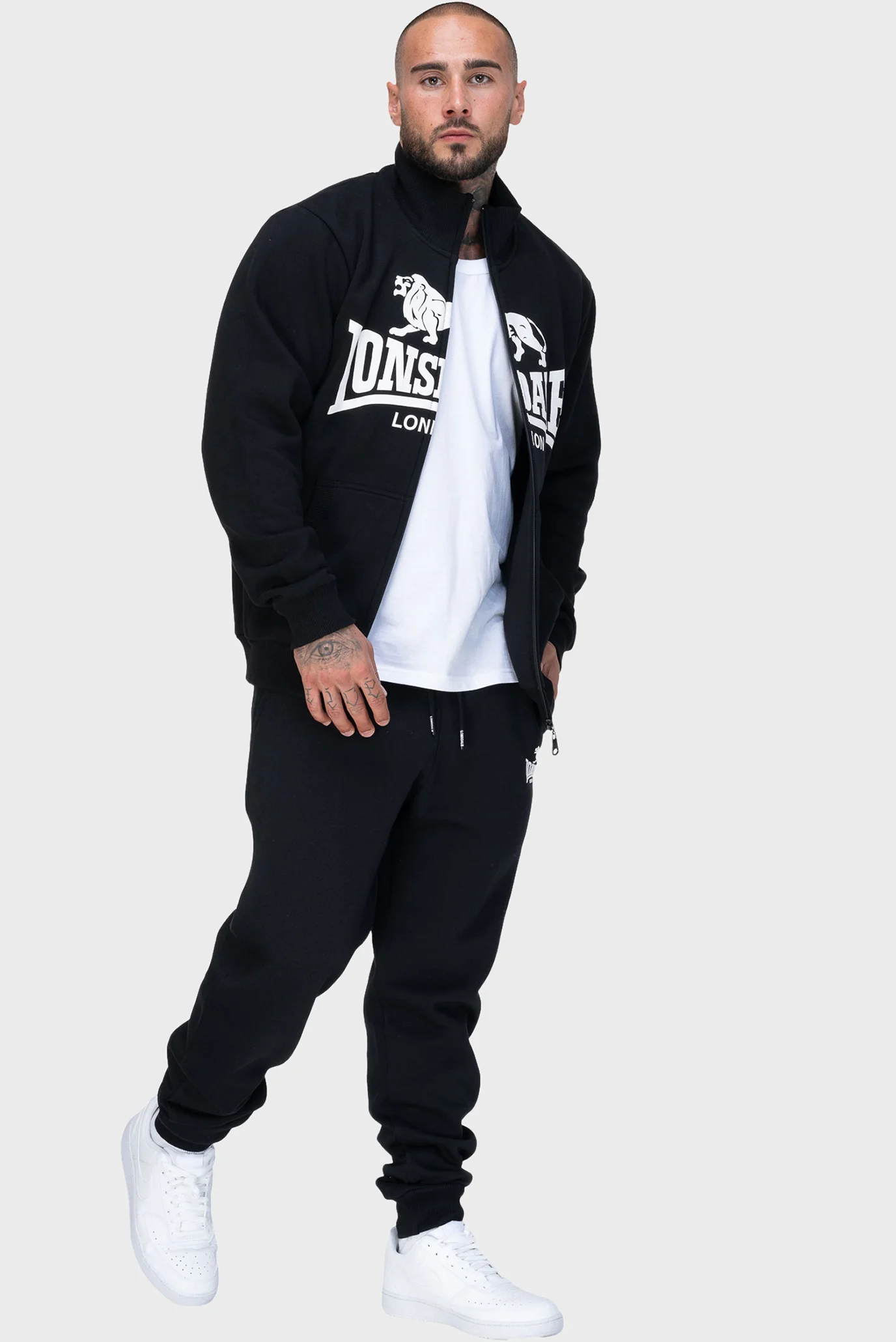 Мужская черная спортивная кофта BLENCARN Lonsdale 117848 — MD-Fashion