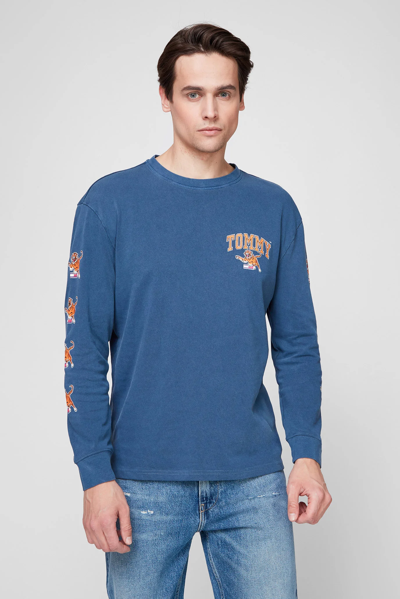 Мужской синий лонгслив TJM VINTAGE TIGER GRAPHIC Tommy Jeans