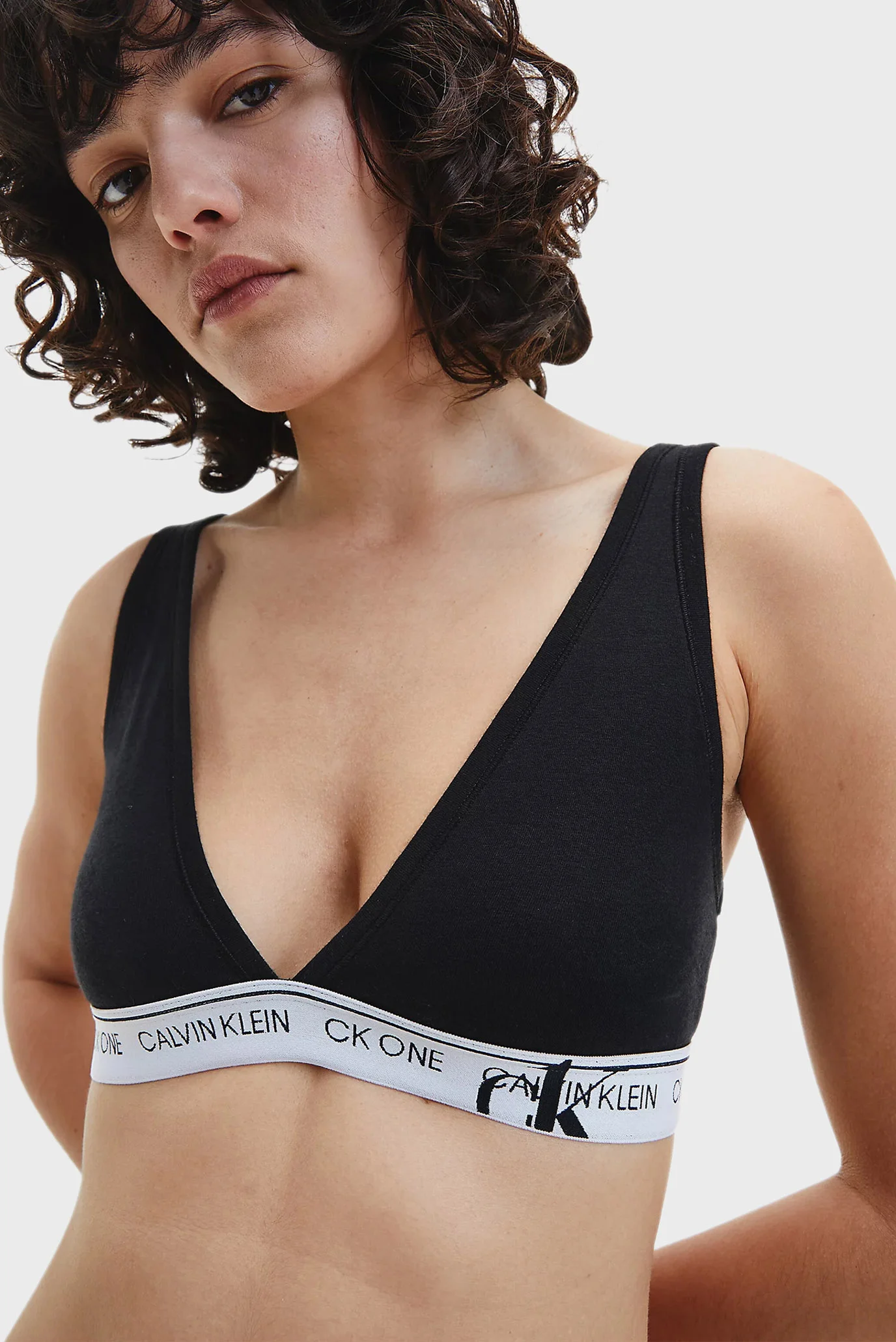 Женский черный бюстгальтер UNLINED TRIANGLE Calvin Klein